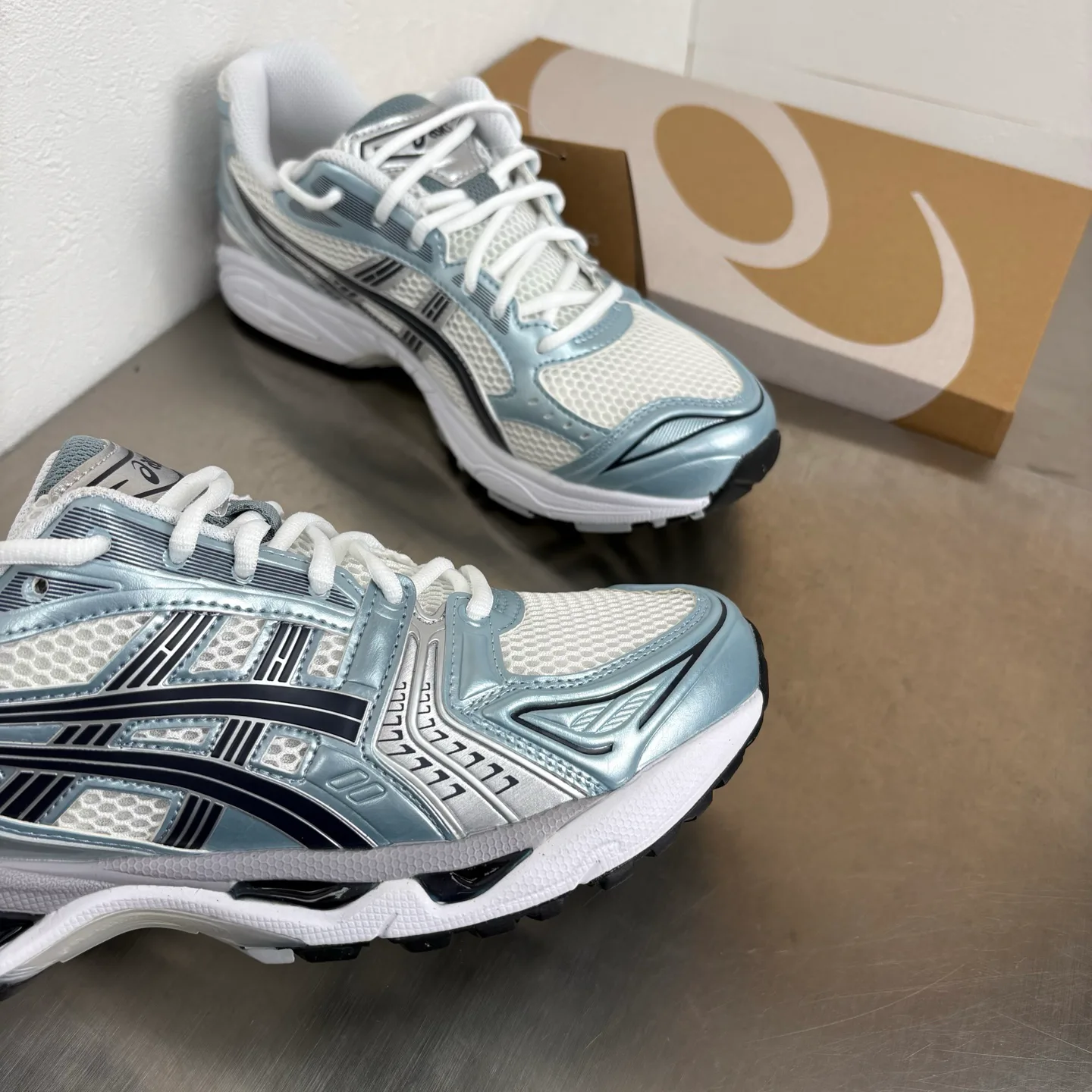 Кроссовки Женские Asics 18744166