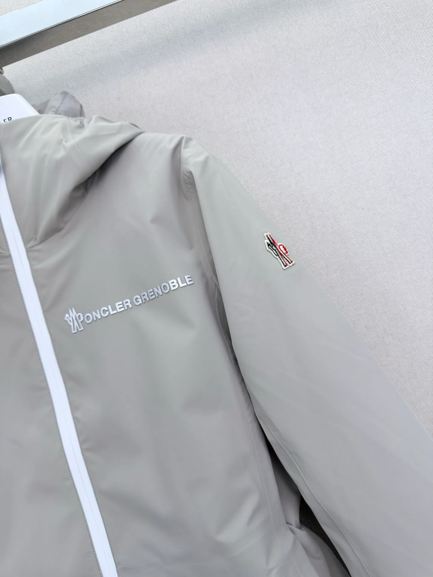 Куртки И Пуховики Женские Moncler 18501655
