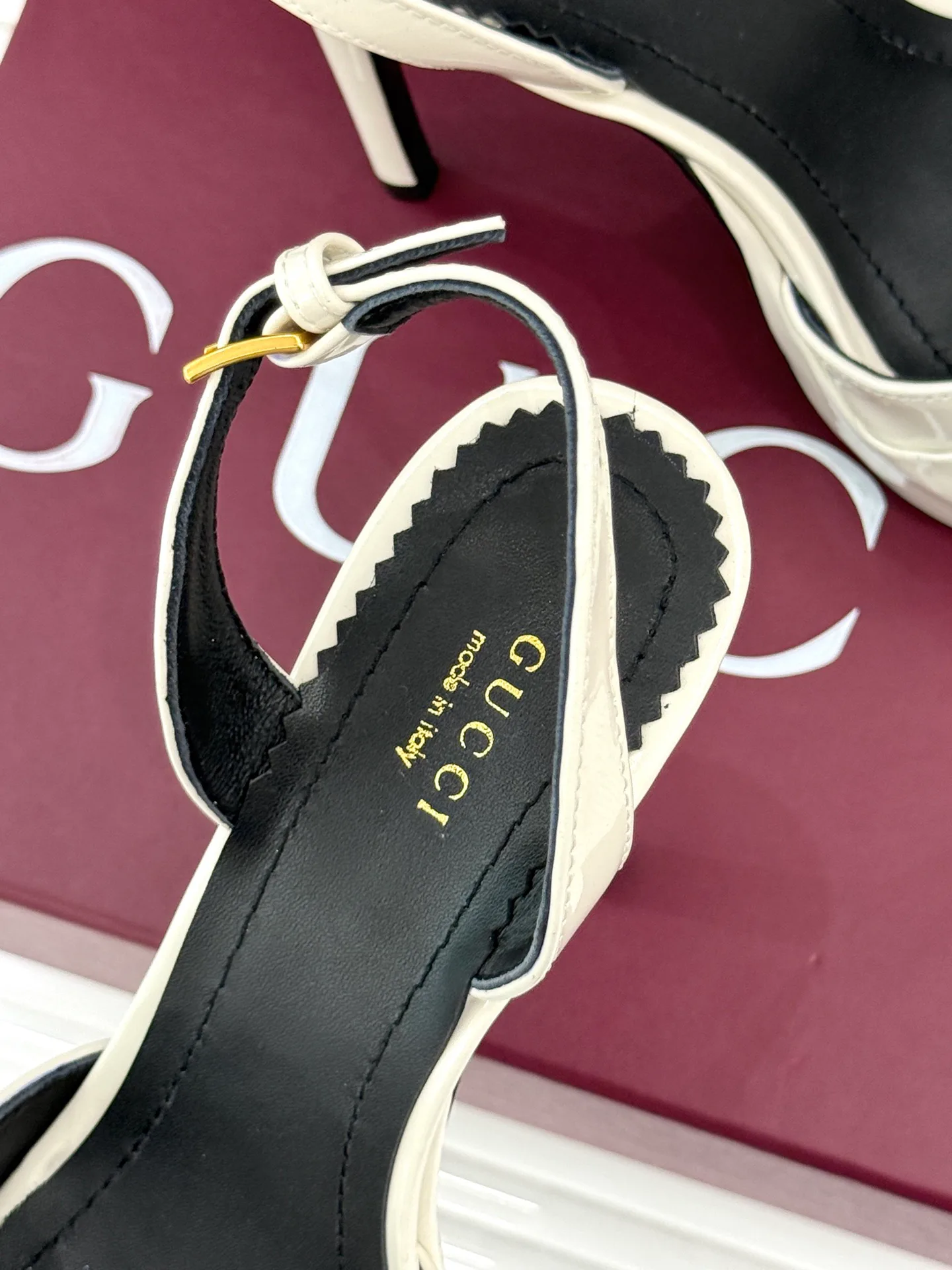 Босоножки Женские Gucci 17646534