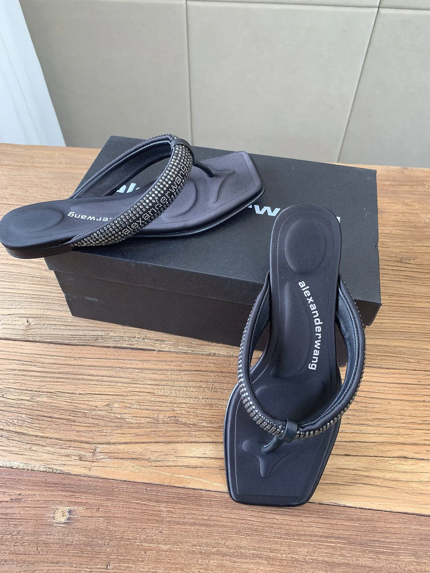 Шлепанцы Женские Alexander Wang 17963254
