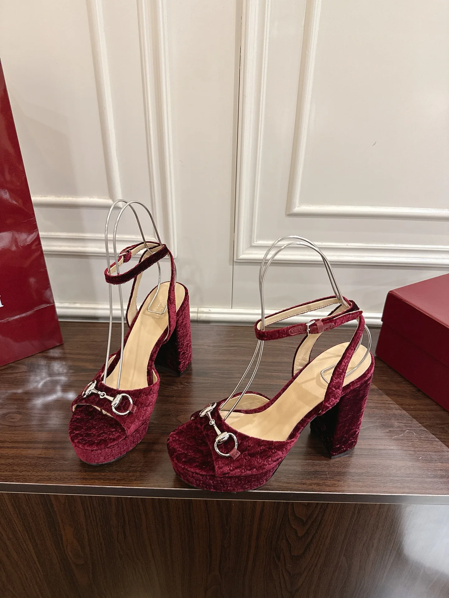 Босоножки Женские Gucci 1770529