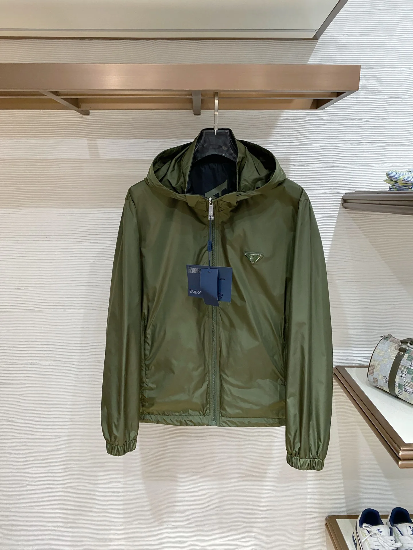 Куртки И Пуховики Мужские Prada 10300301