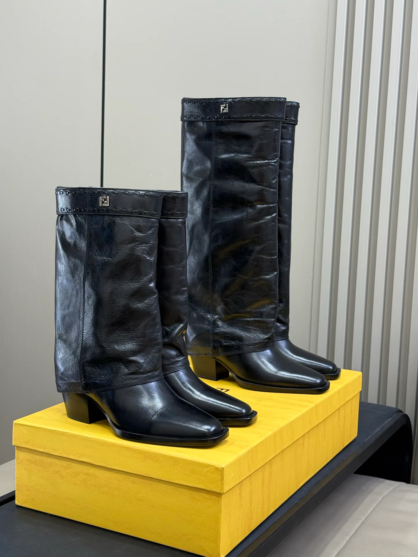 Сапоги Женские Fendi 18370130