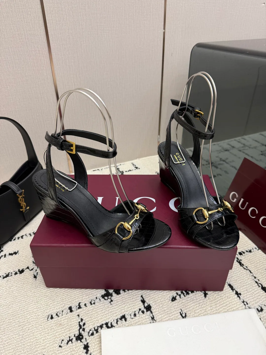 Босоножки Женские Gucci 18049072