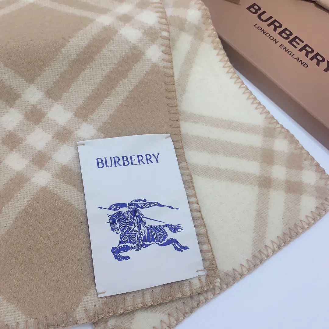 Шарфы Burberry 825870