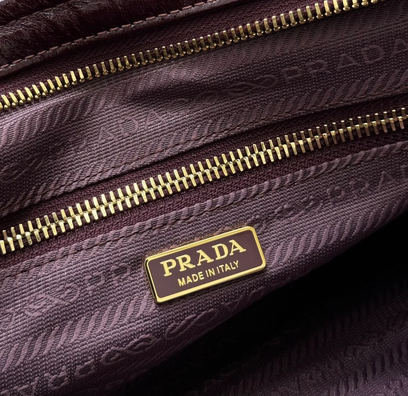 Классические Сумки Женские Prada 11462503