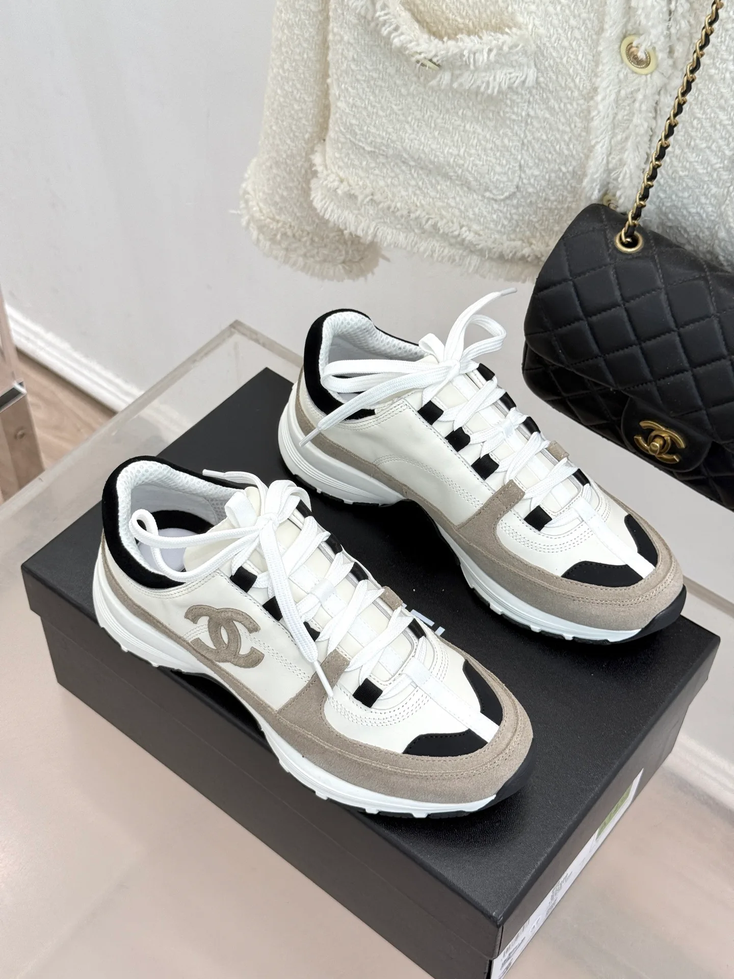 Кроссовки Женские Chanel 19208410