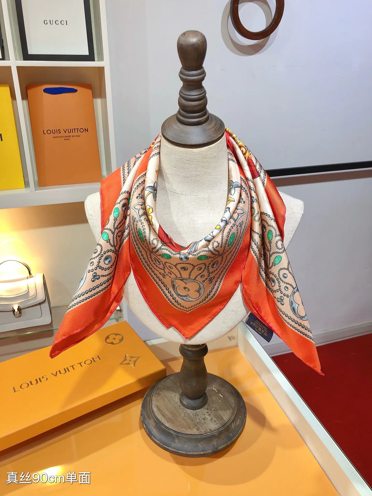 Шарфы Louis Vuitton 25616