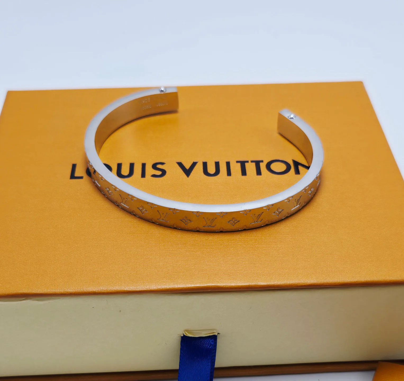 Бижутерия Louis Vuitton 11240557