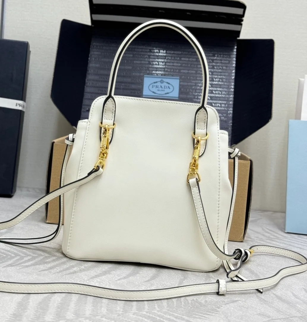 Классические Сумки Женские Prada 12131033