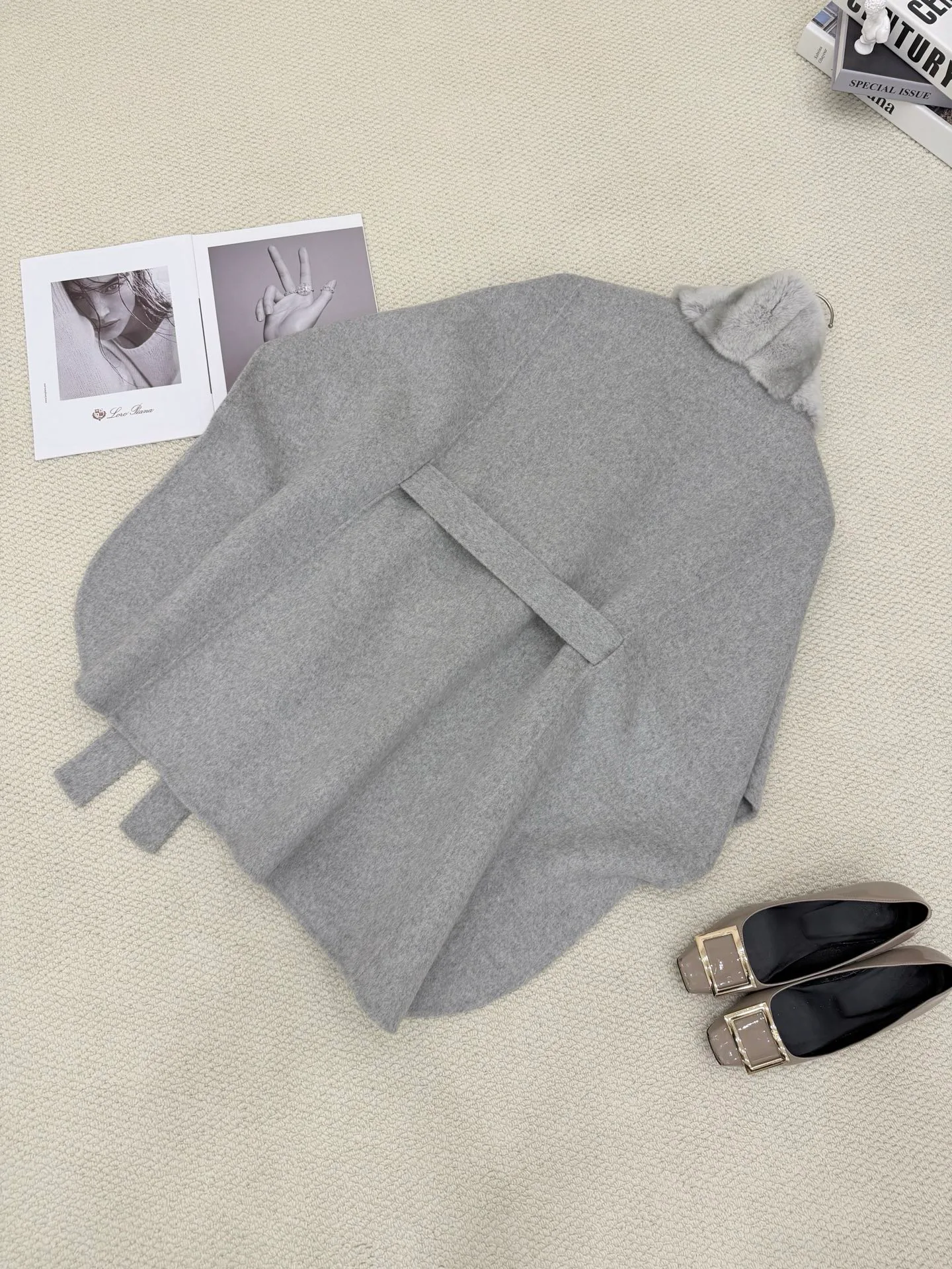 Пальто Женские Loro Piana 18015987