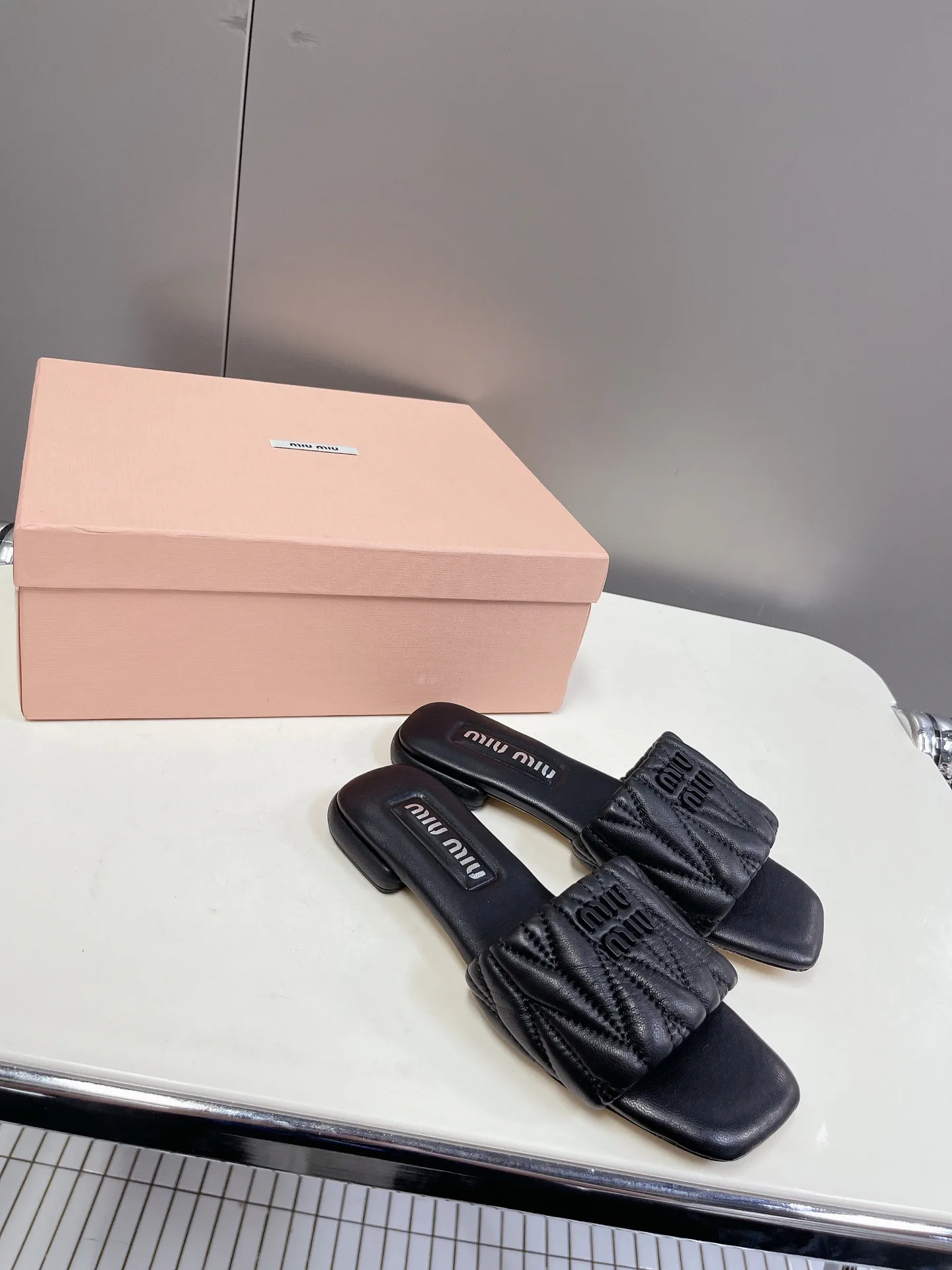 Шлепанцы Женские Miu Miu 13561765