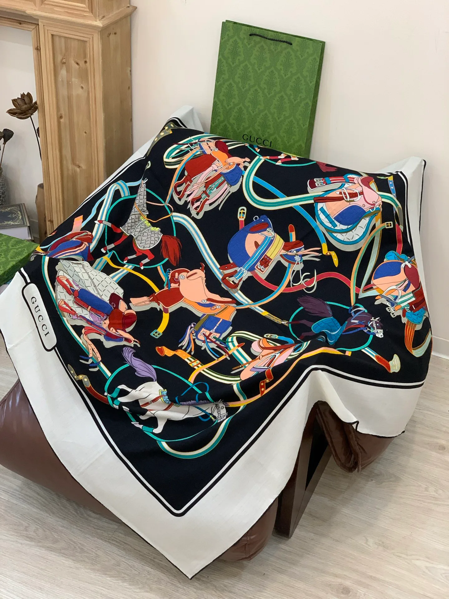 Шарфы Gucci 318433