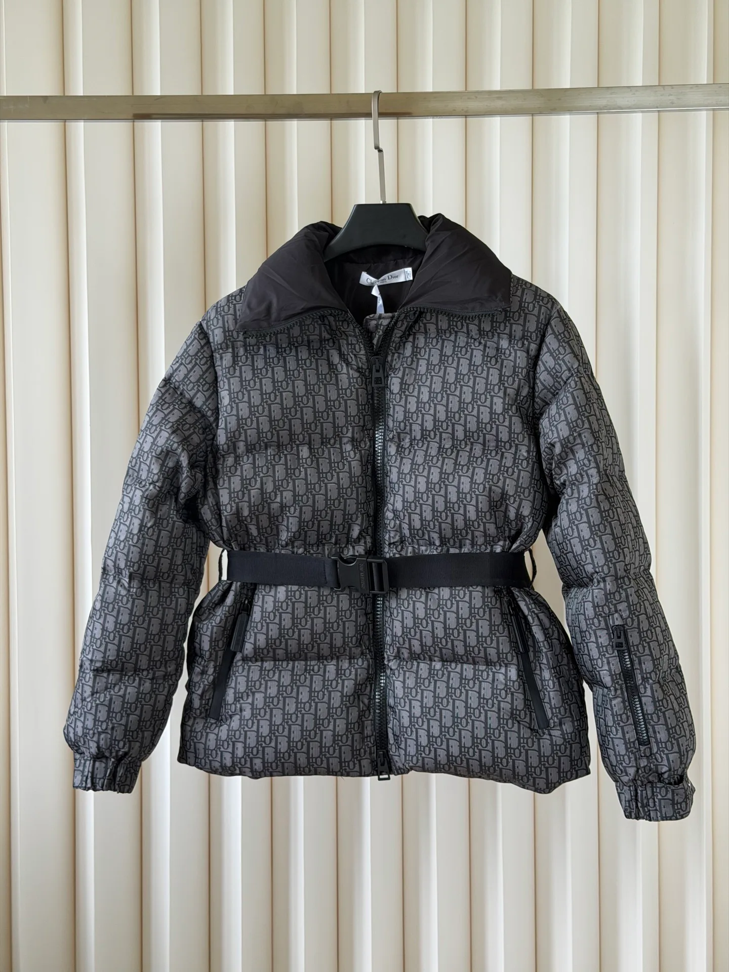 Куртки И Пуховики Женские Christian Dior 18415724