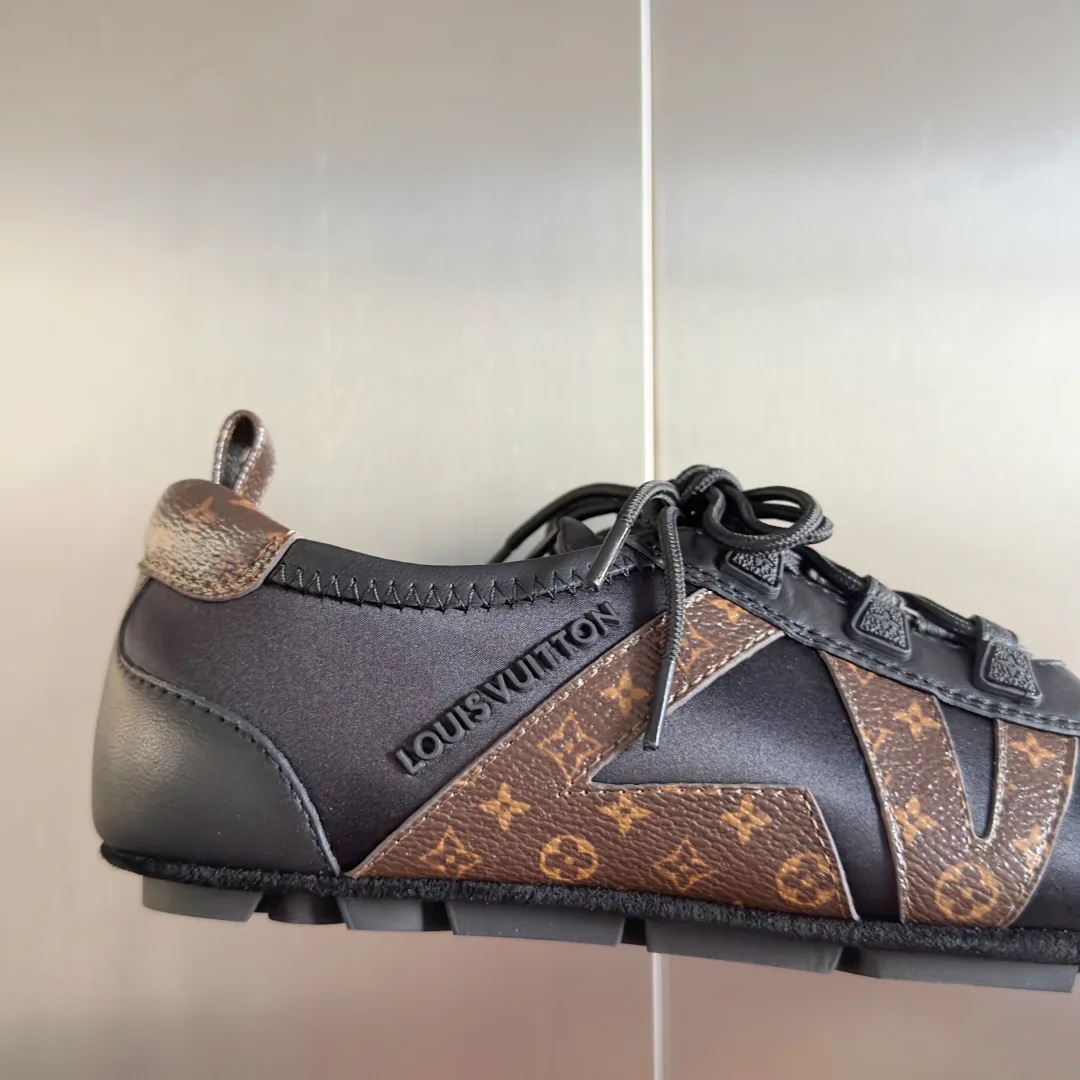 Кроссовки Женские Louis Vuitton 3098165