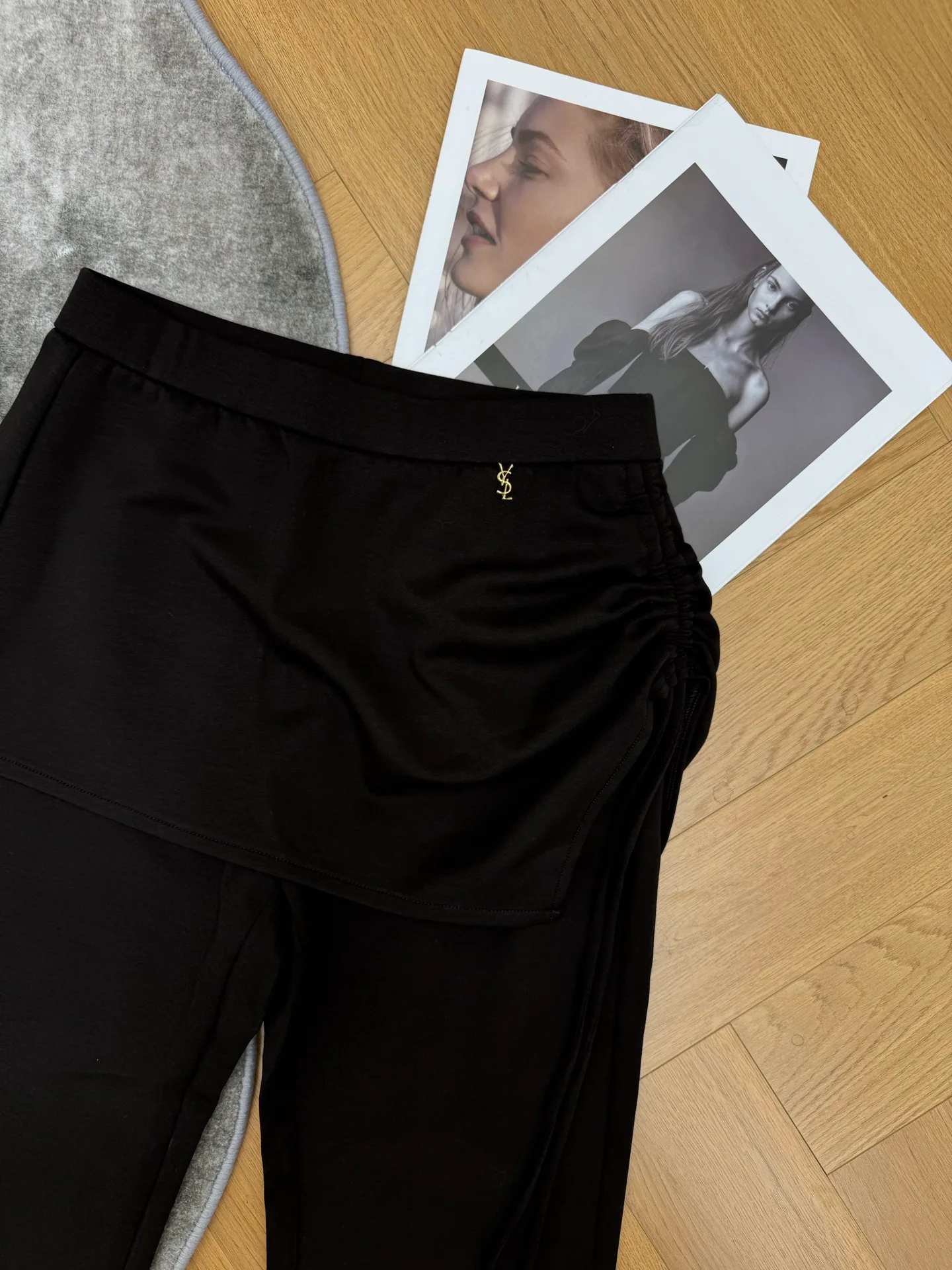 Брюки Женские Saint Laurent 18450972