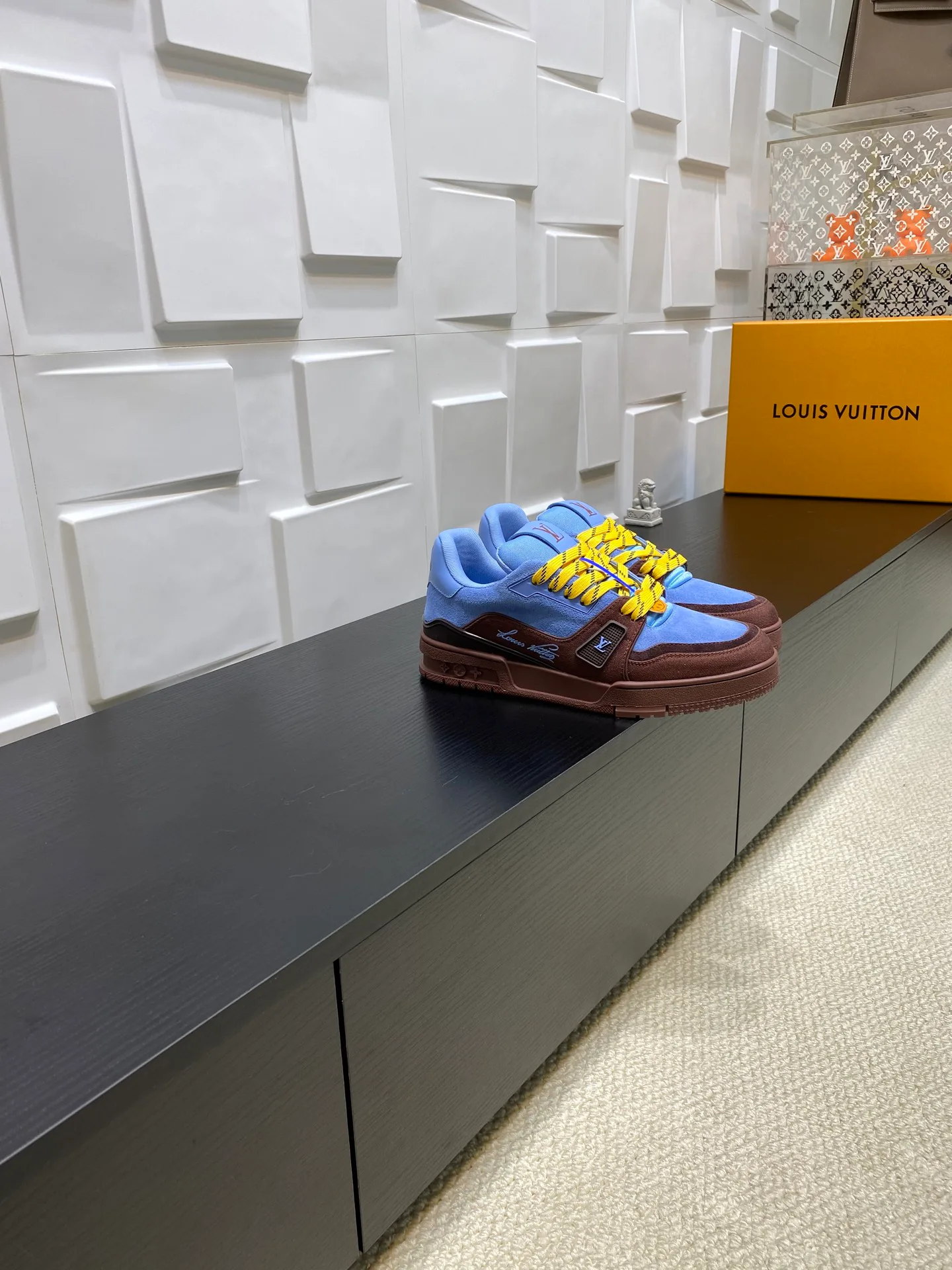 Кроссовки Женские Louis Vuitton 11437301