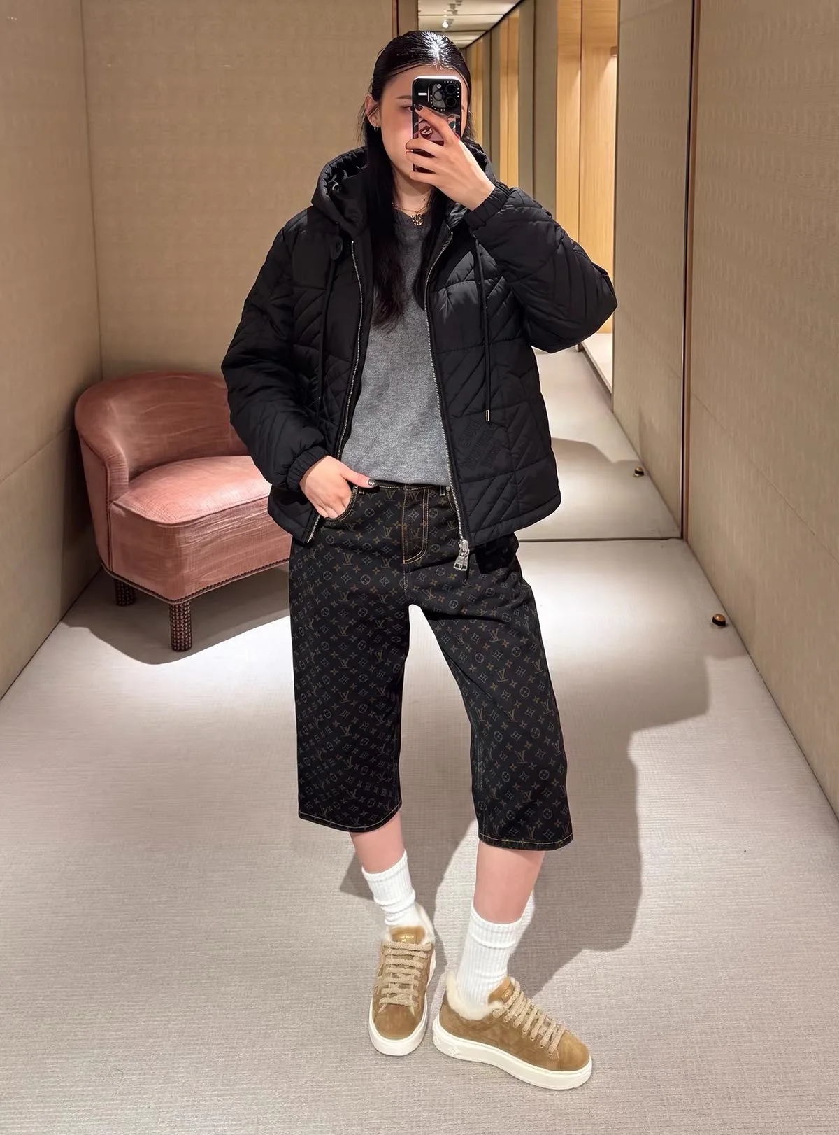 Куртки И Пуховики Женские Louis Vuitton 19698210