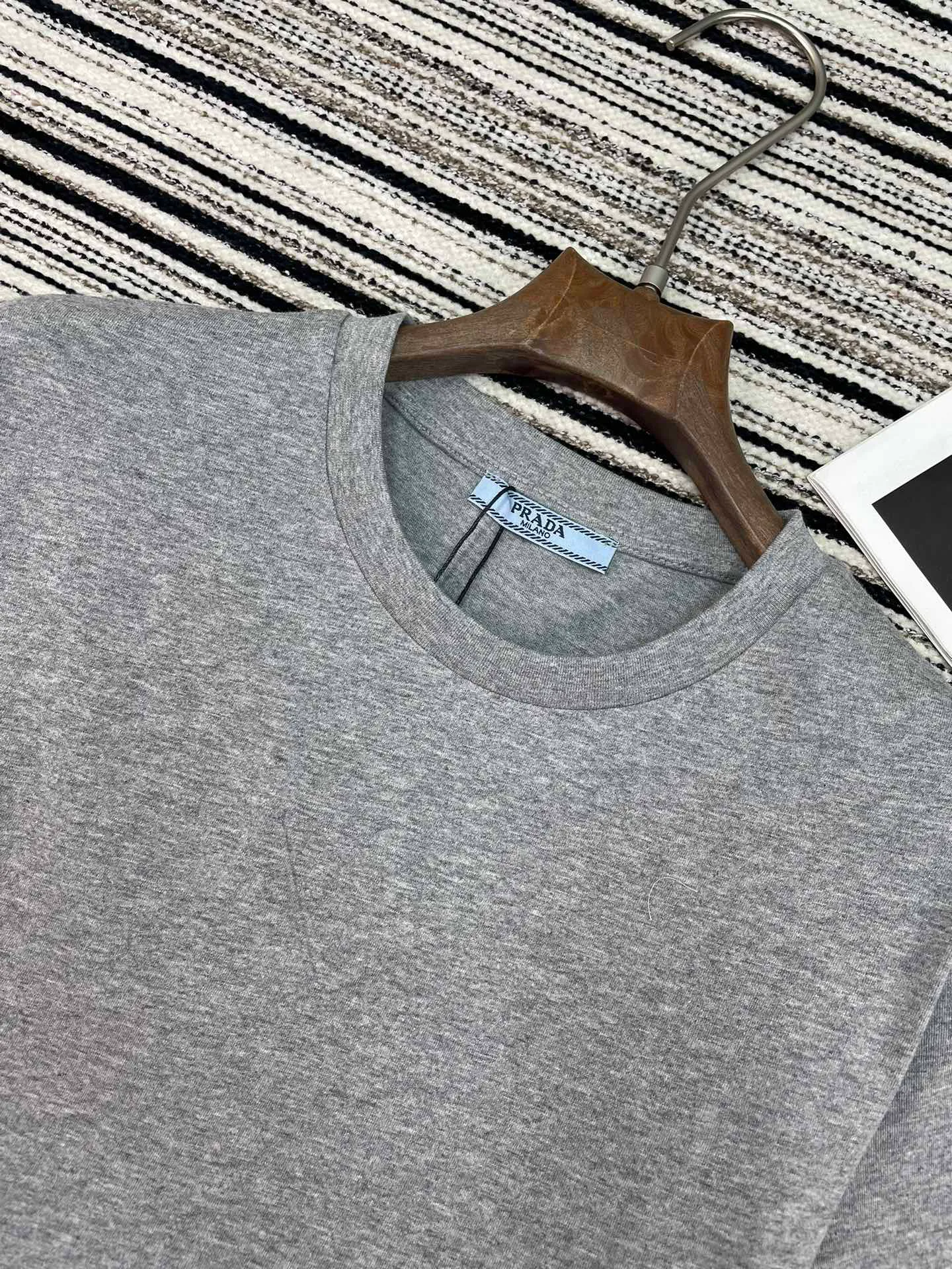 Футболки Женские Prada 3924340