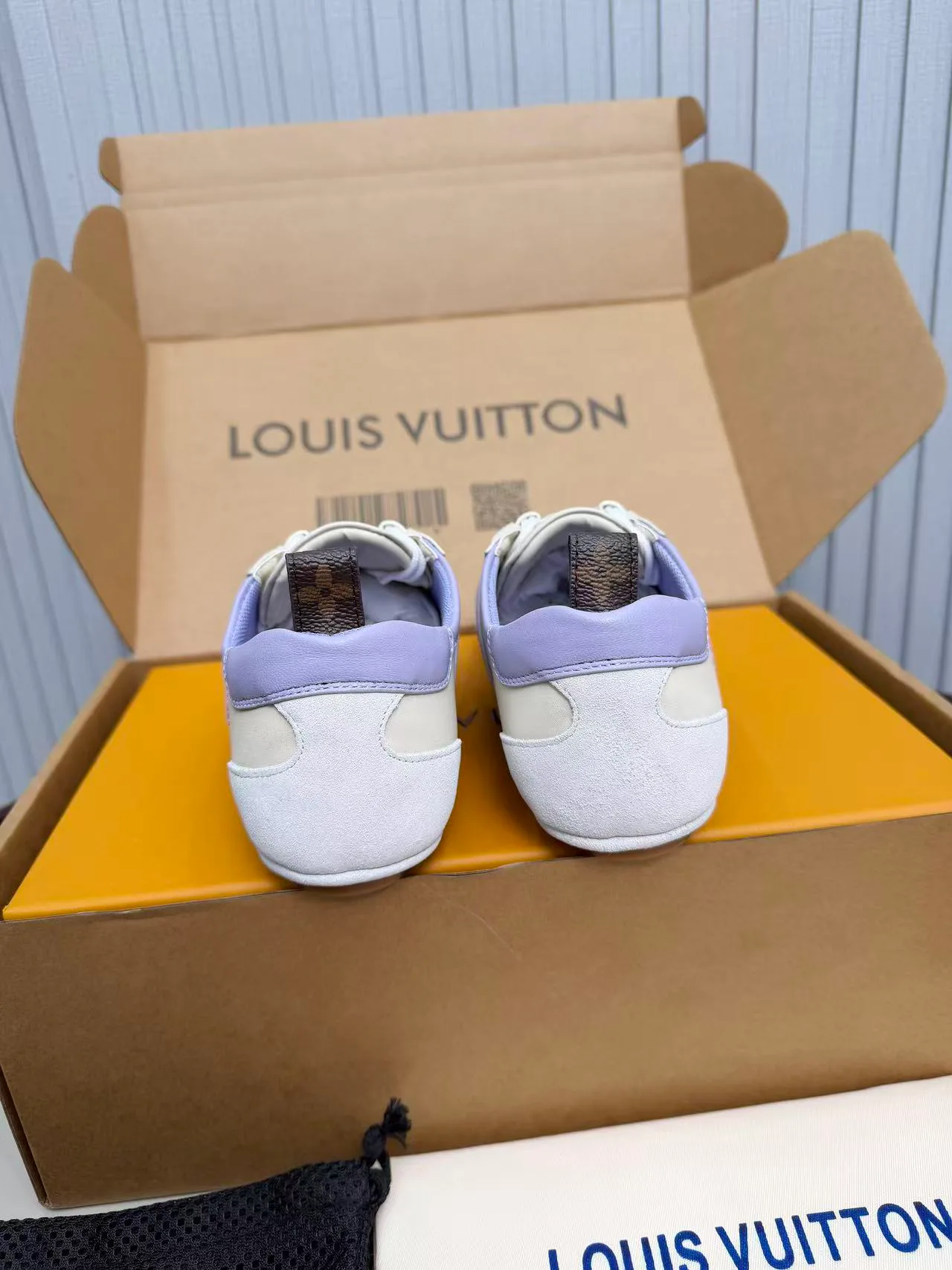Кроссовки Женские Louis Vuitton 11250638