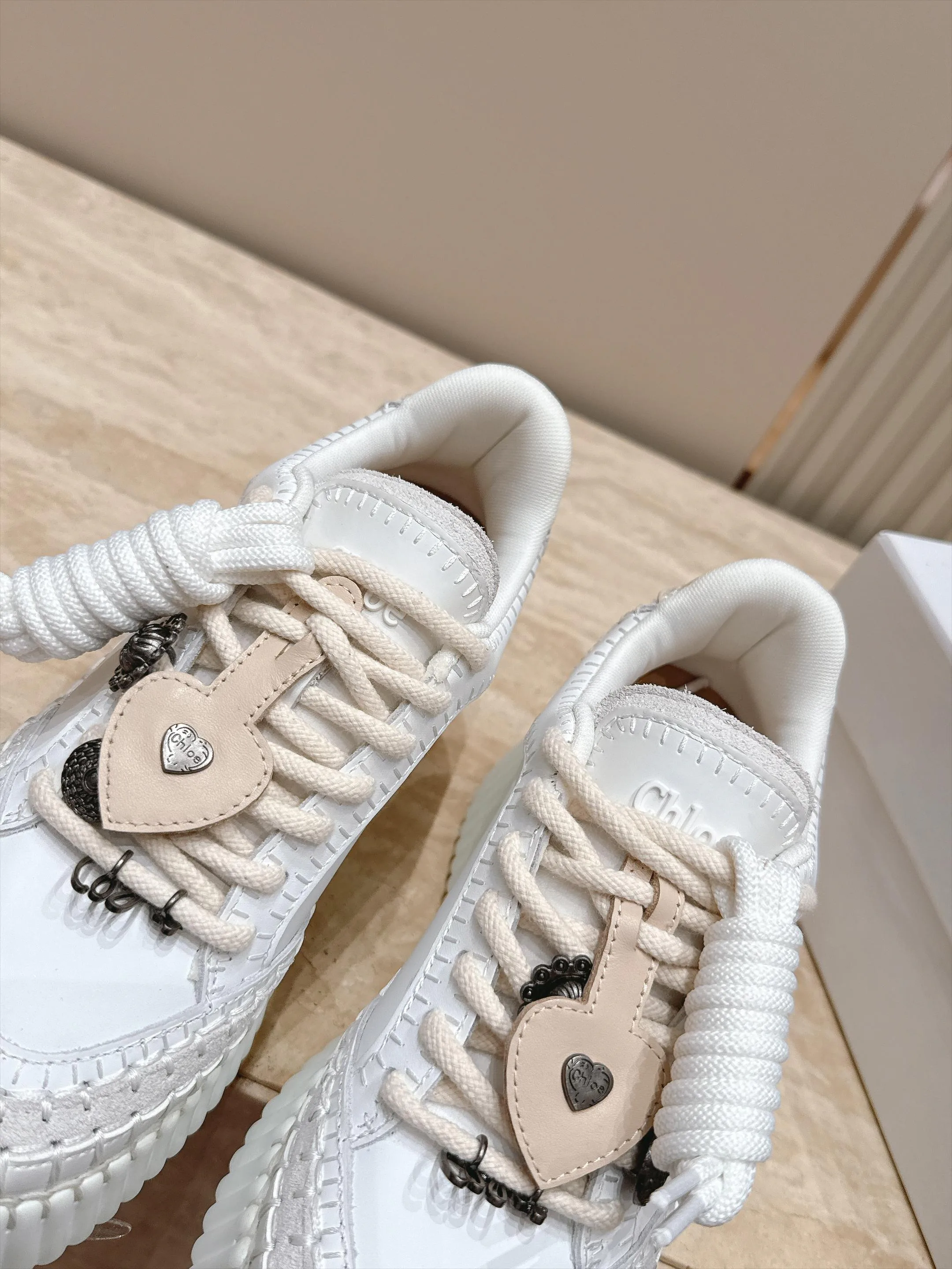 Кроссовки Женские Chloe 18436553
