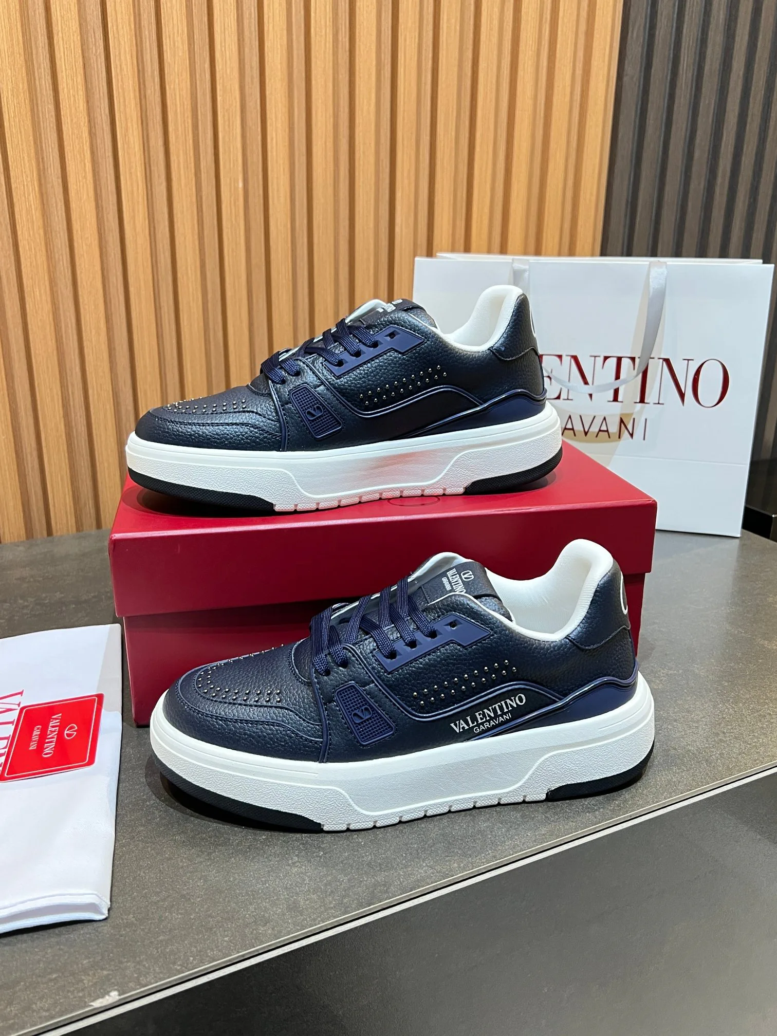 Кроссовки Женские Valentino 11575972