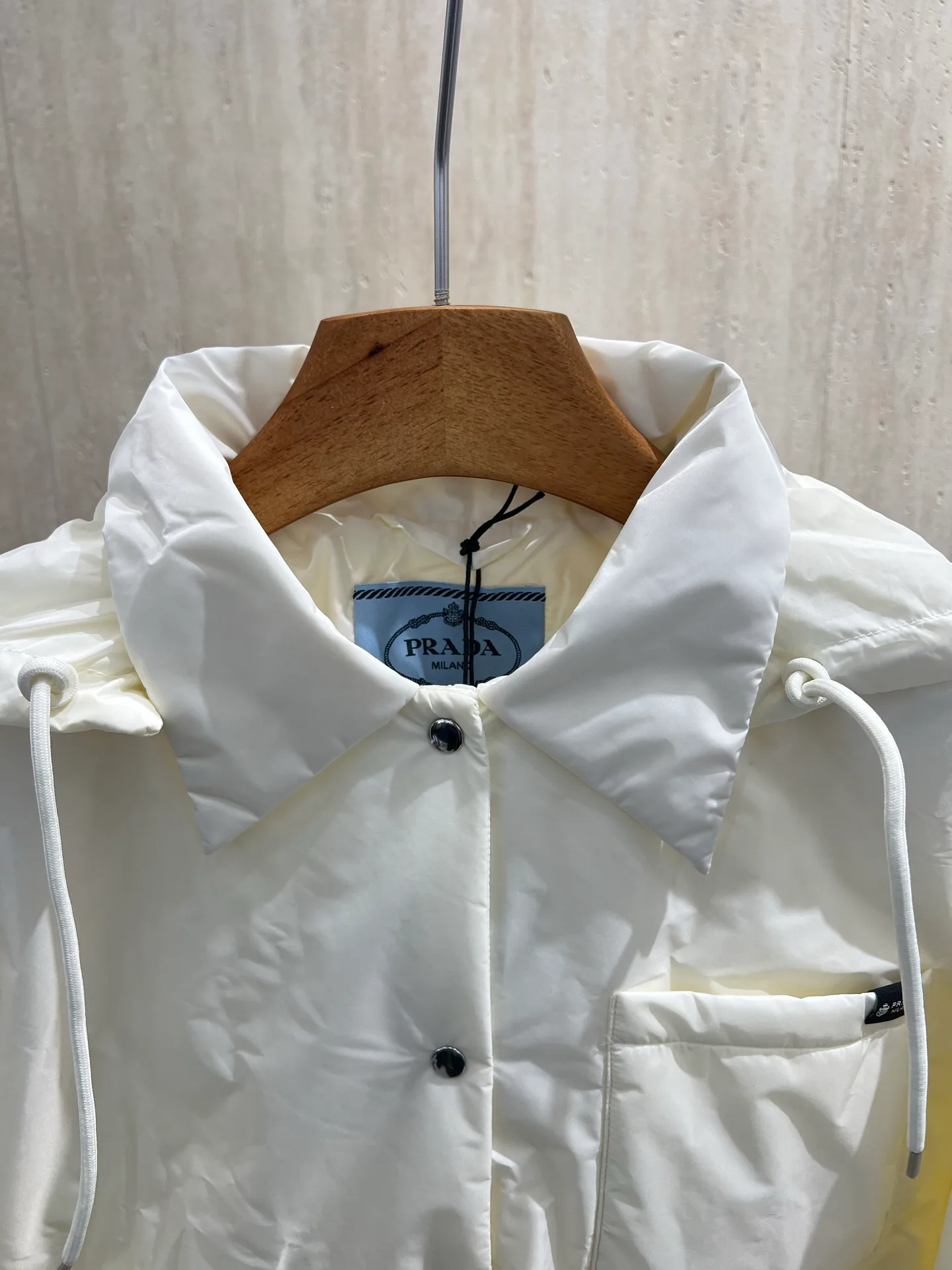 Куртки И Пуховики Женские Prada 19267629