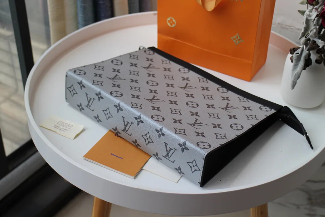 Клатчи Женские Louis Vuitton 599499