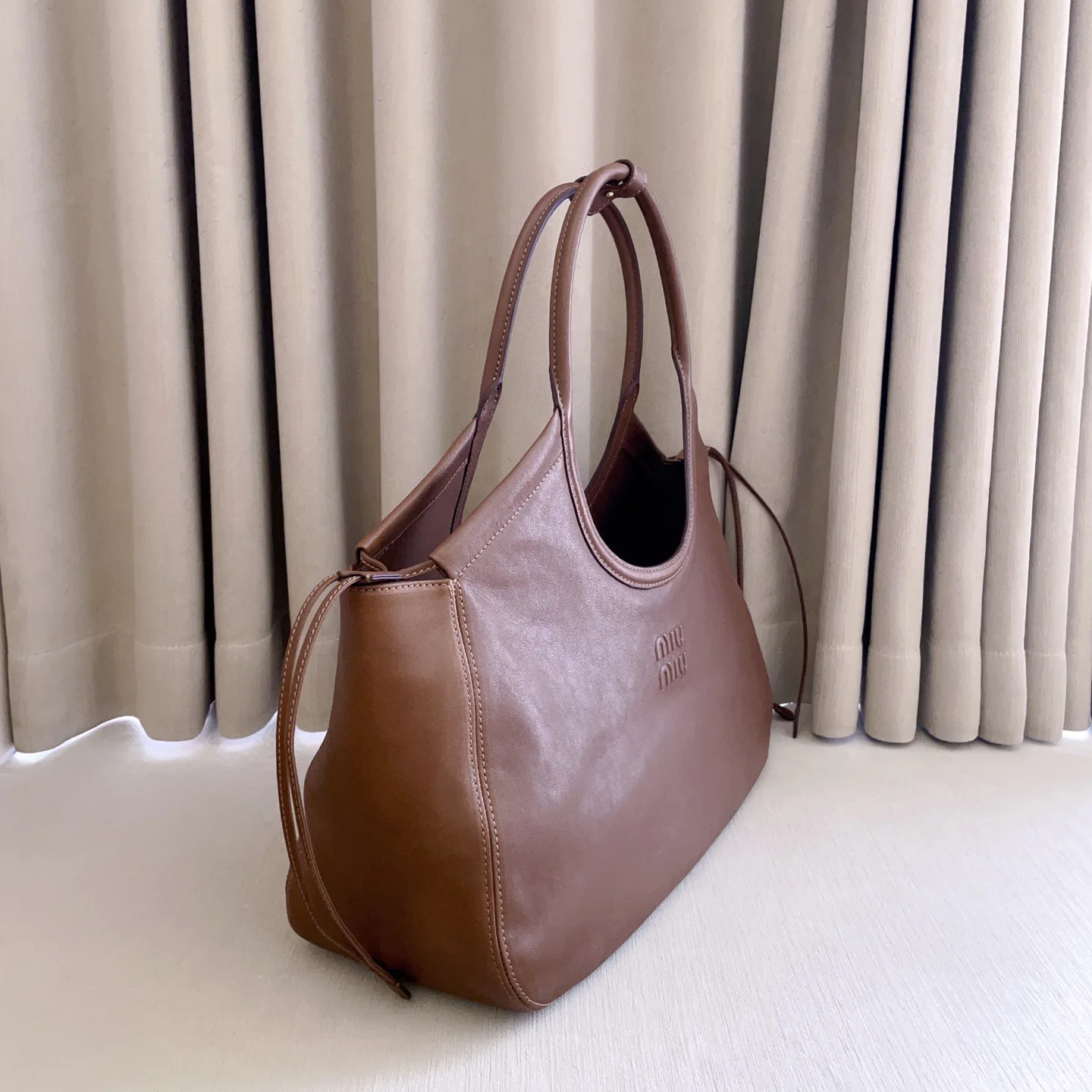Классические Сумки Женские Miu Miu 18248084