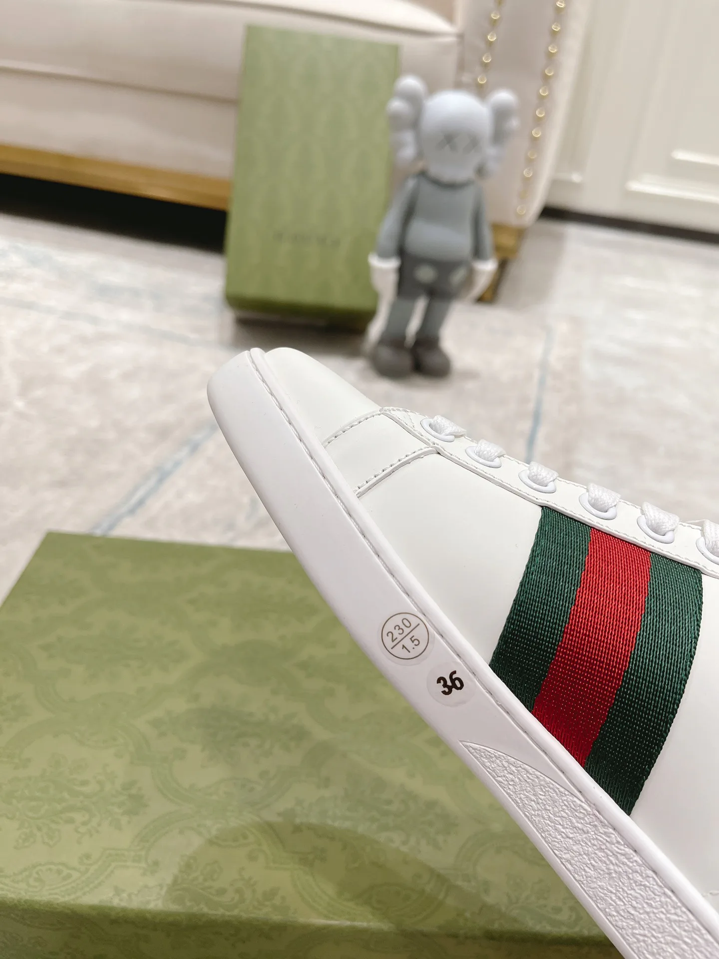 Кроссовки Женские Gucci 17620407