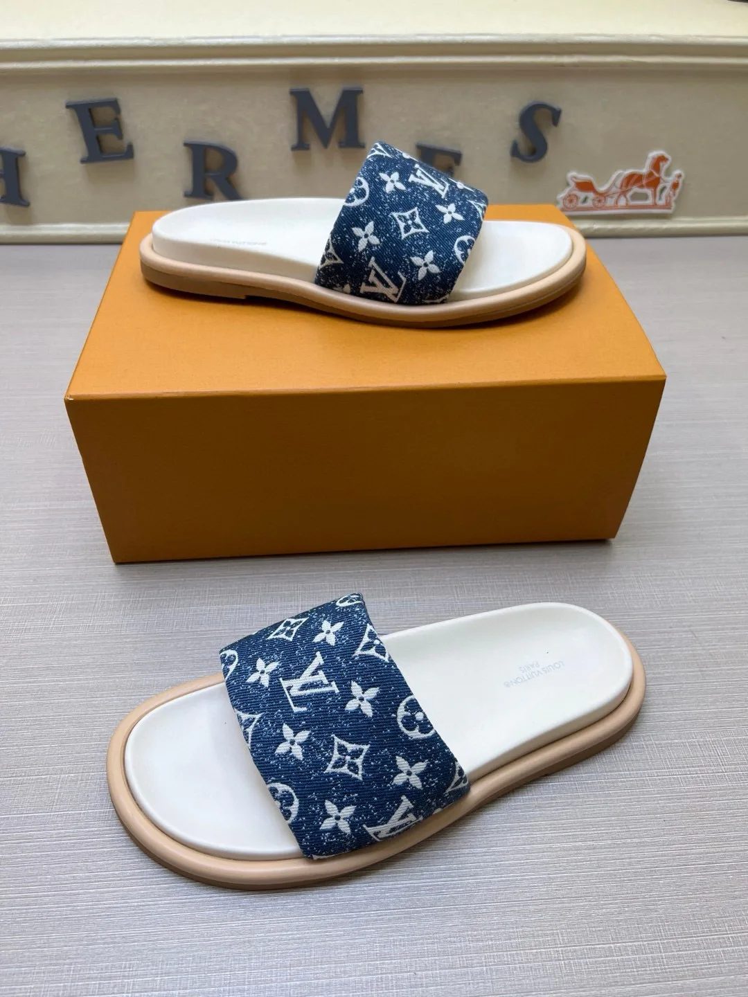 Шлепанцы Женские Louis Vuitton 9801511