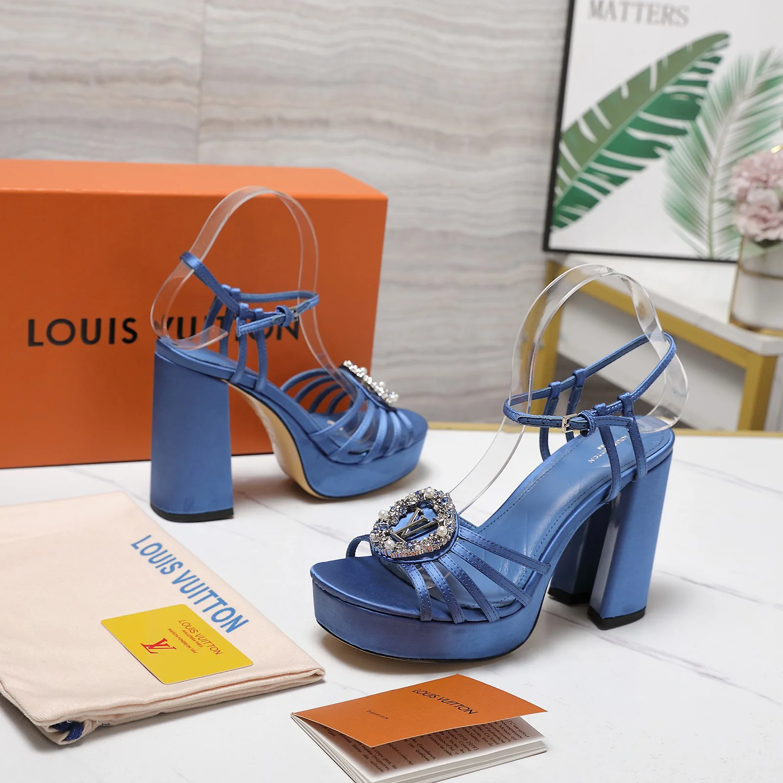 Босоножки Женские Louis Vuitton 10250862