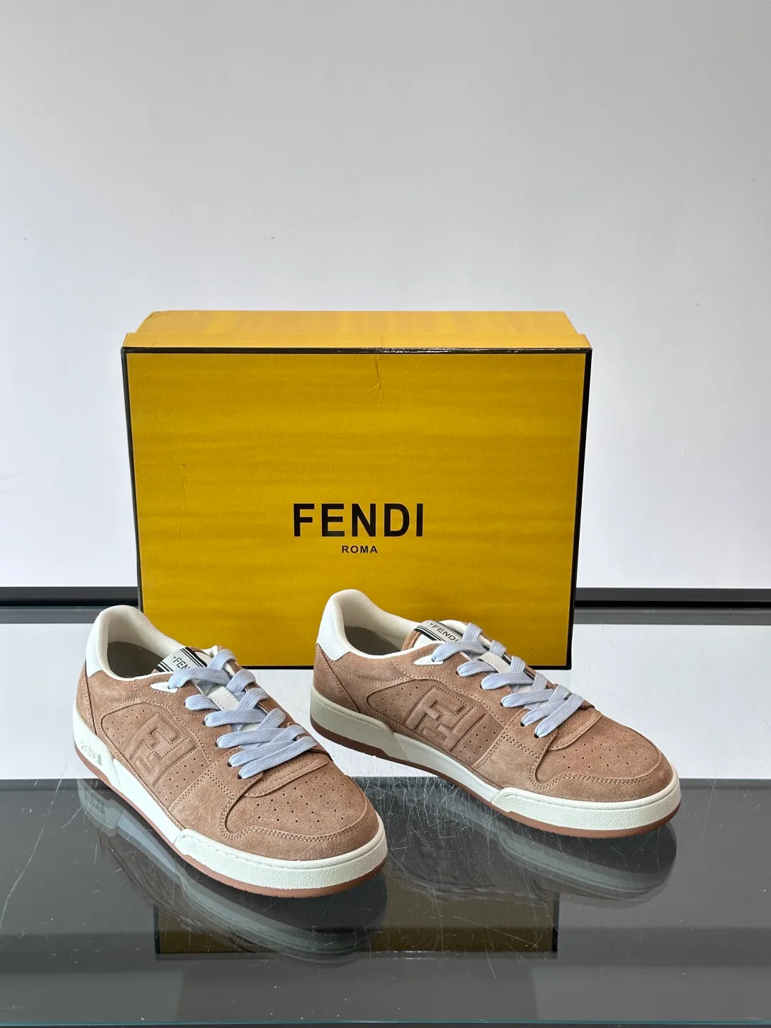 Кроссовки Женские Fendi 18872101