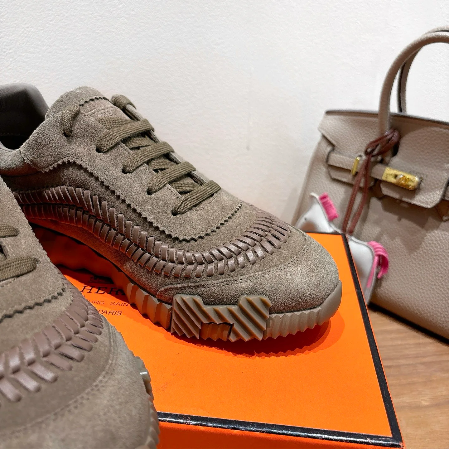 Кроссовки Женские Hermes 18729808