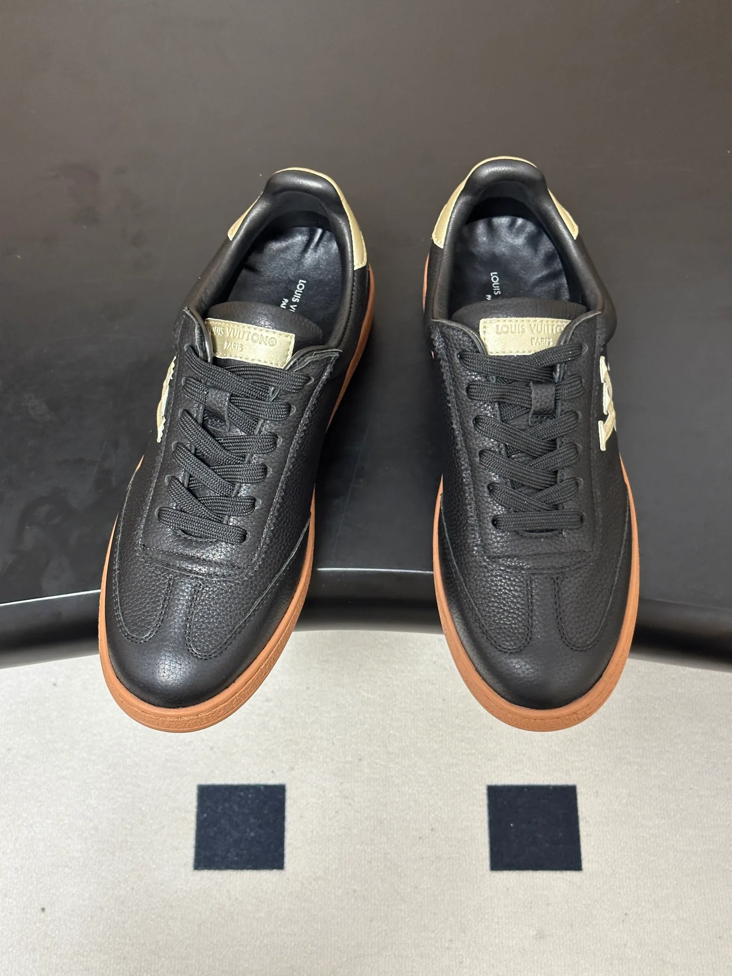 Кроссовки Женские Louis Vuitton 18340951