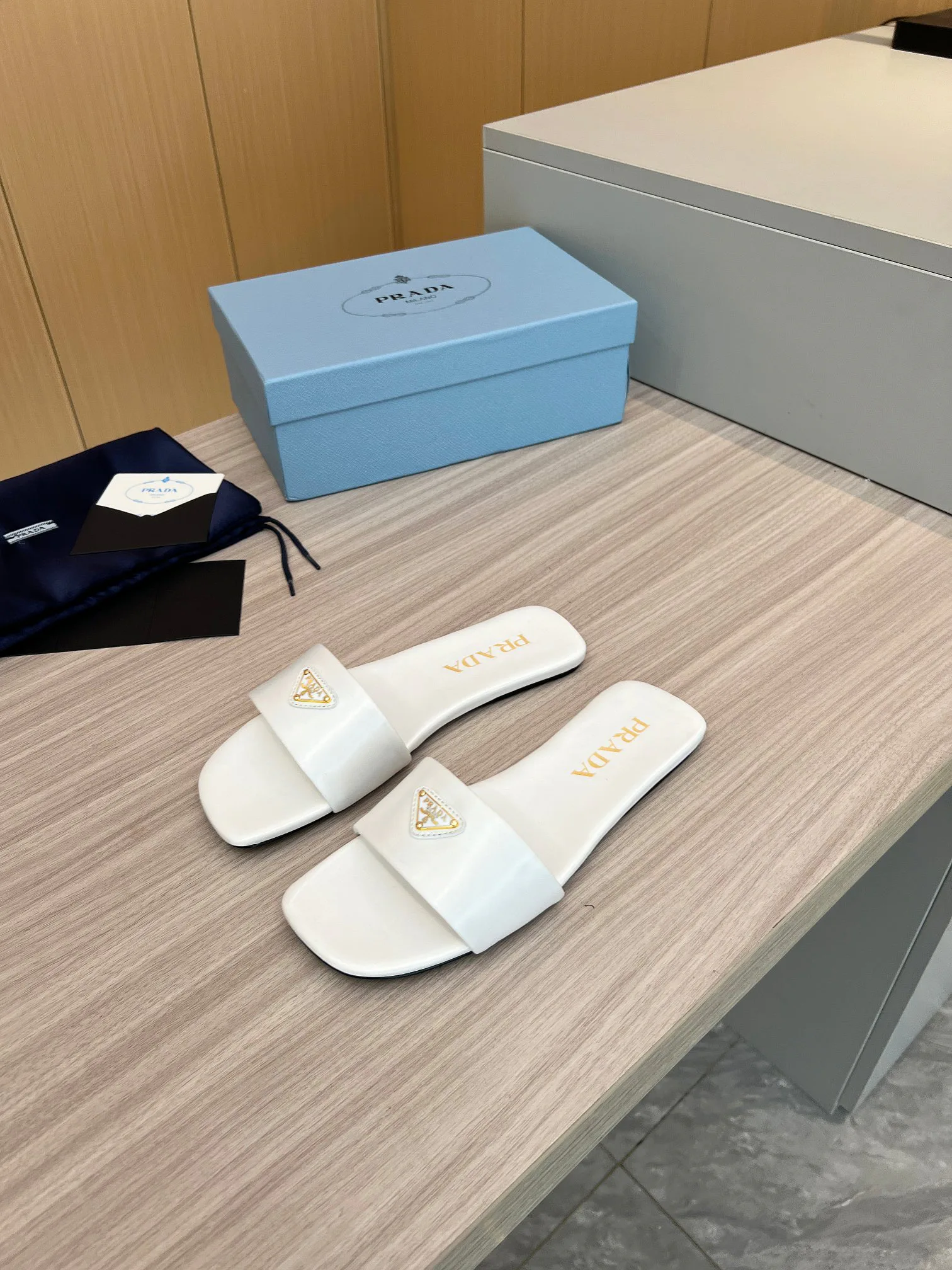 Босоножки Женские Prada 11386435