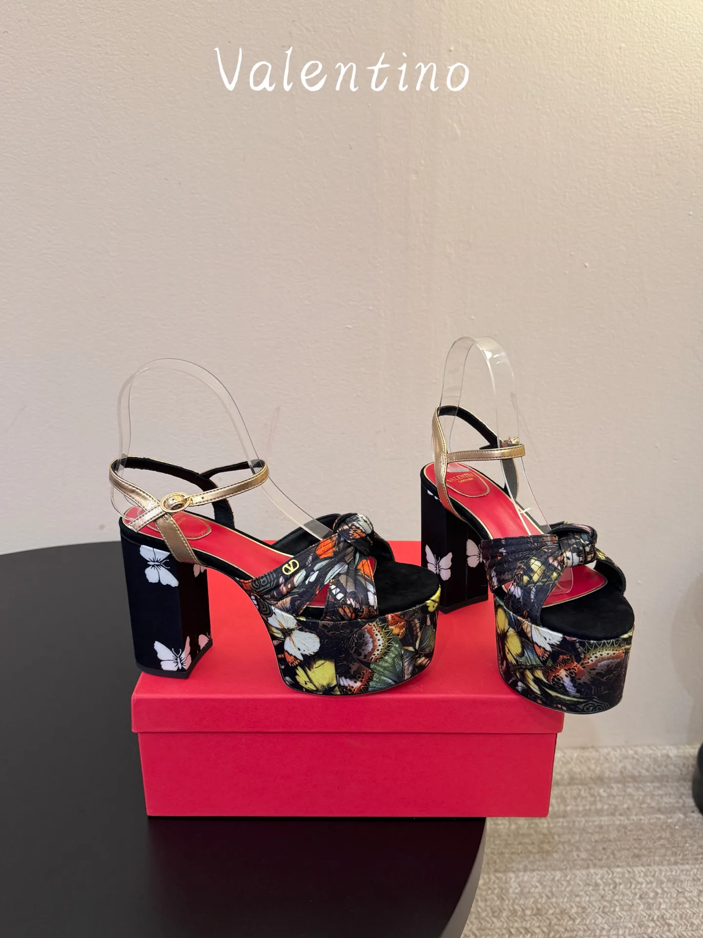 Босоножки Женские Valentino 19707116