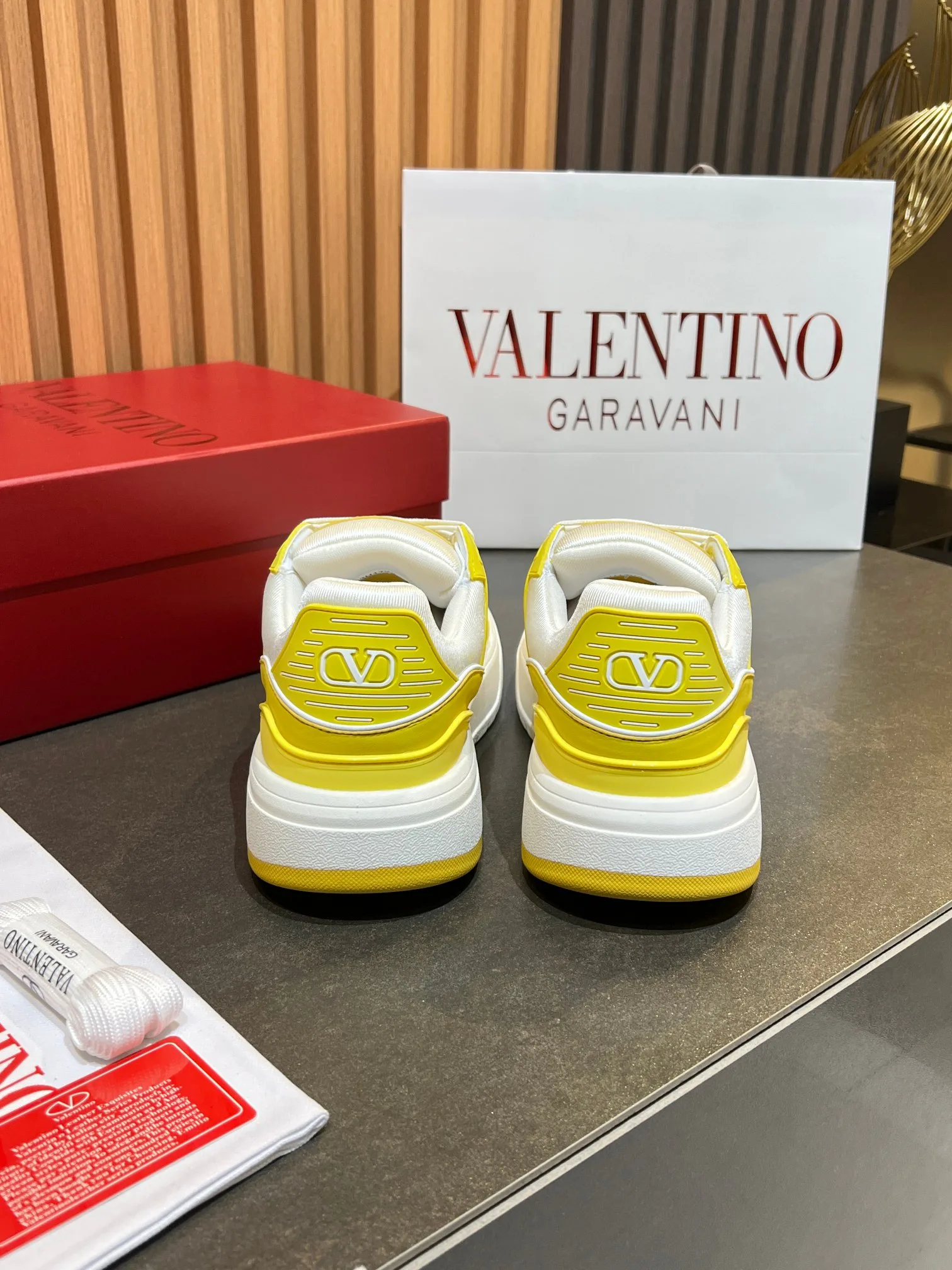 Кроссовки Женские Valentino 11575968