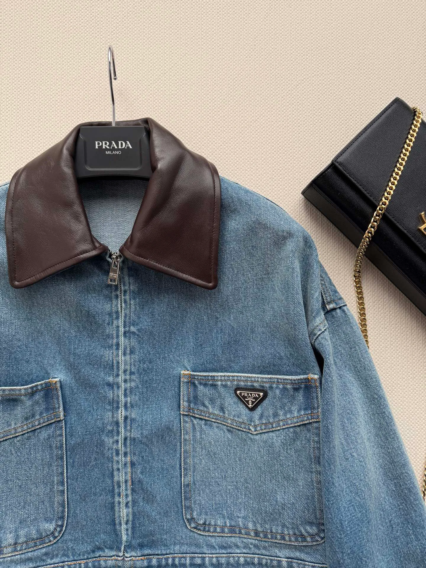 Куртки И Пуховики Женские Prada 18858564