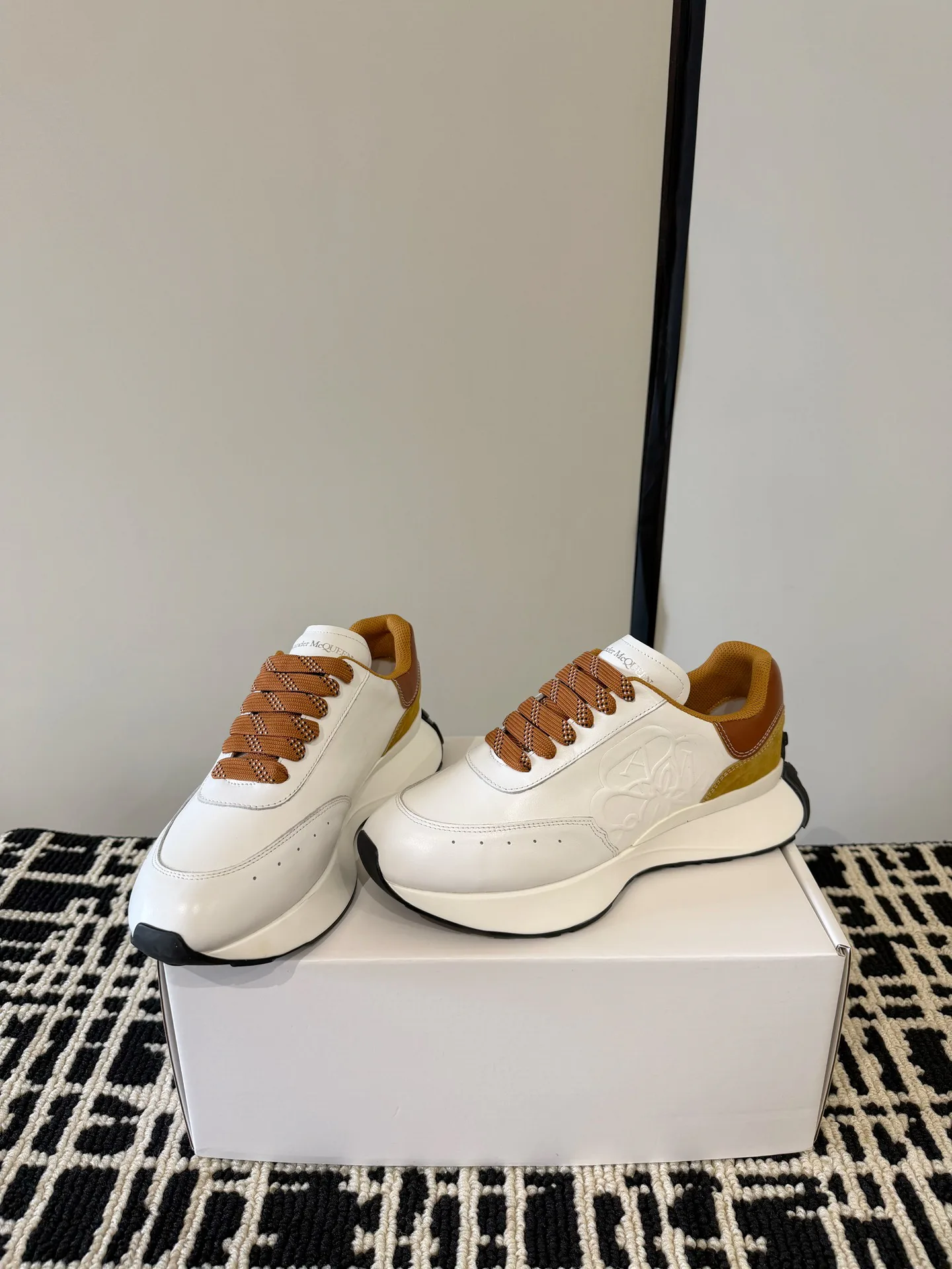 Кроссовки Женские Alexander Mcqueen 13343932