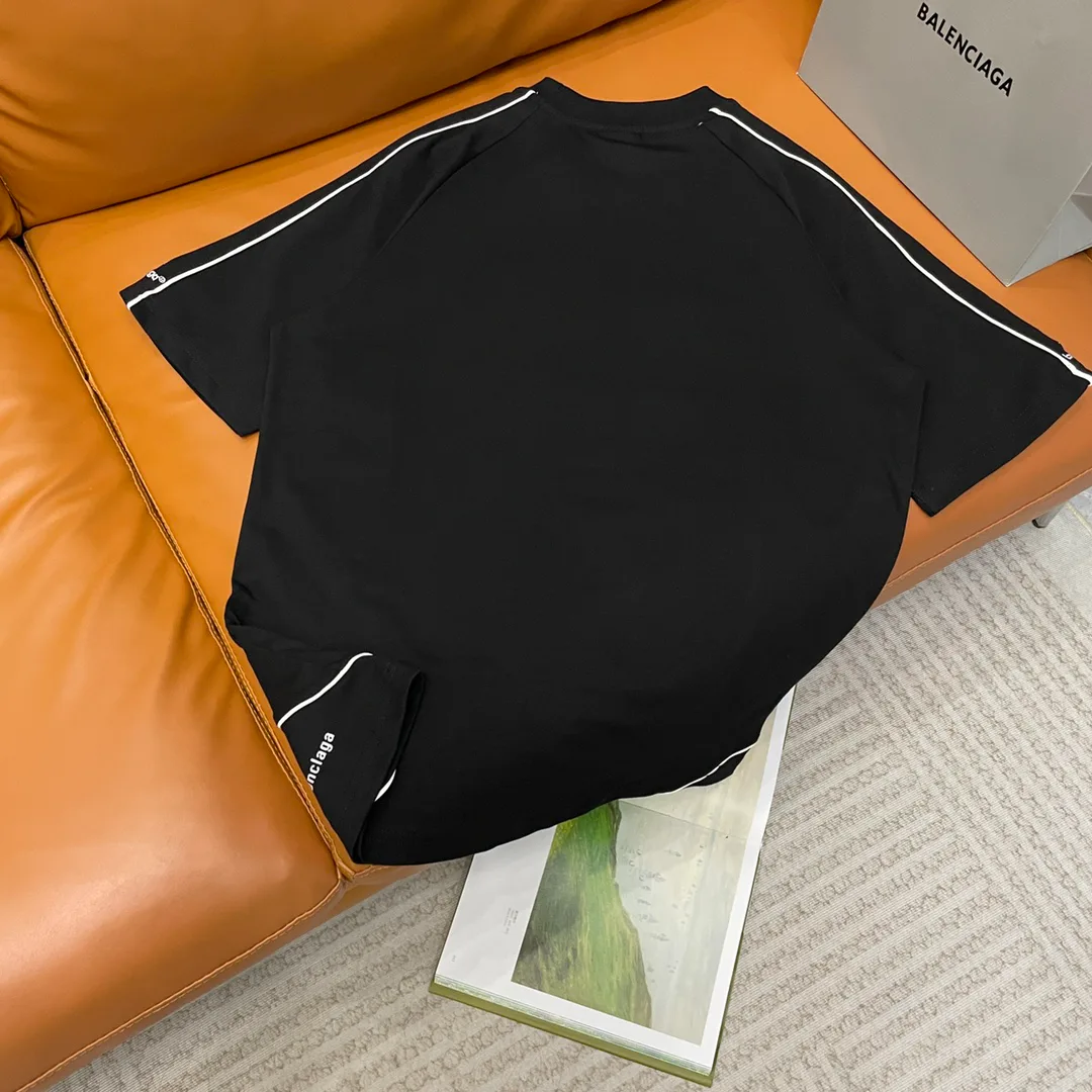 Футболки Женские Balenciaga 3533