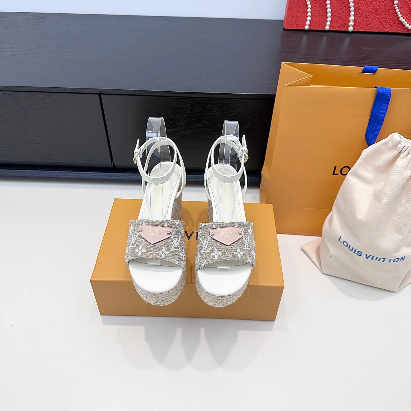Босоножки Женские Louis Vuitton 11566071