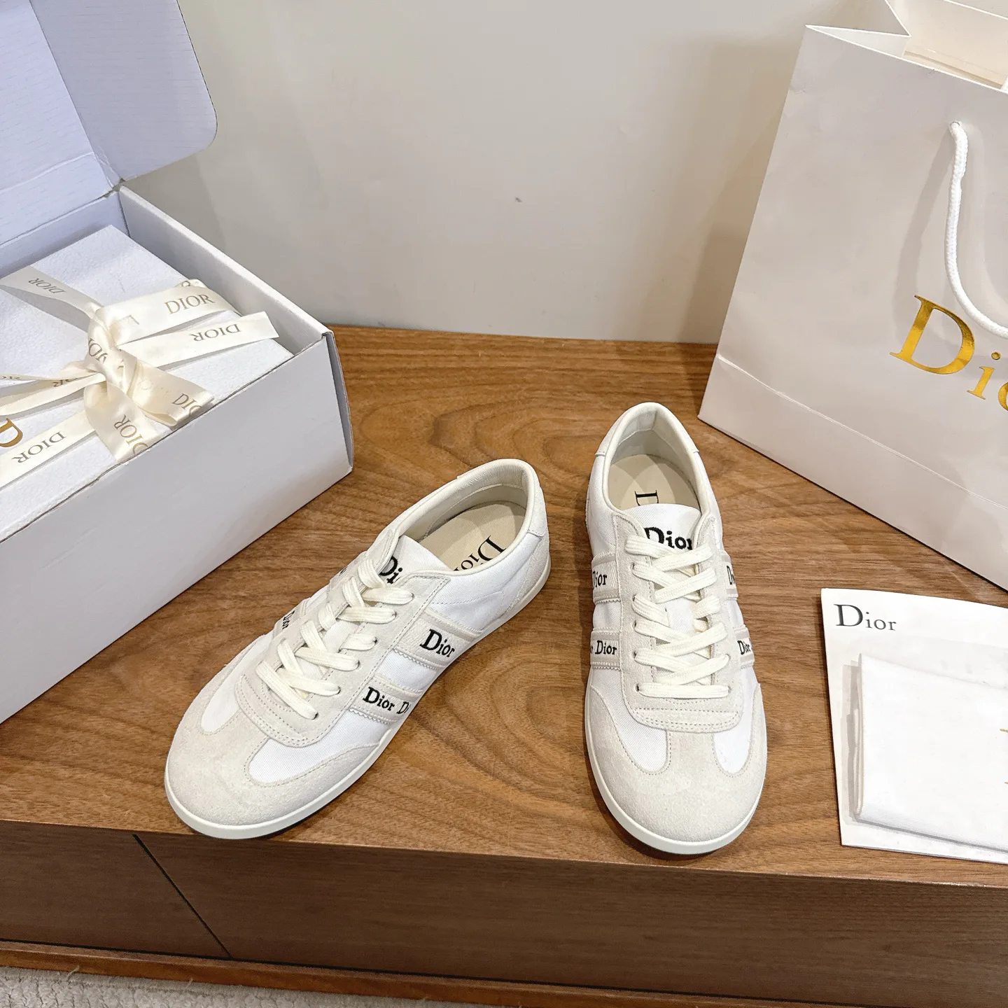Кроссовки Женские Christian Dior 17467321