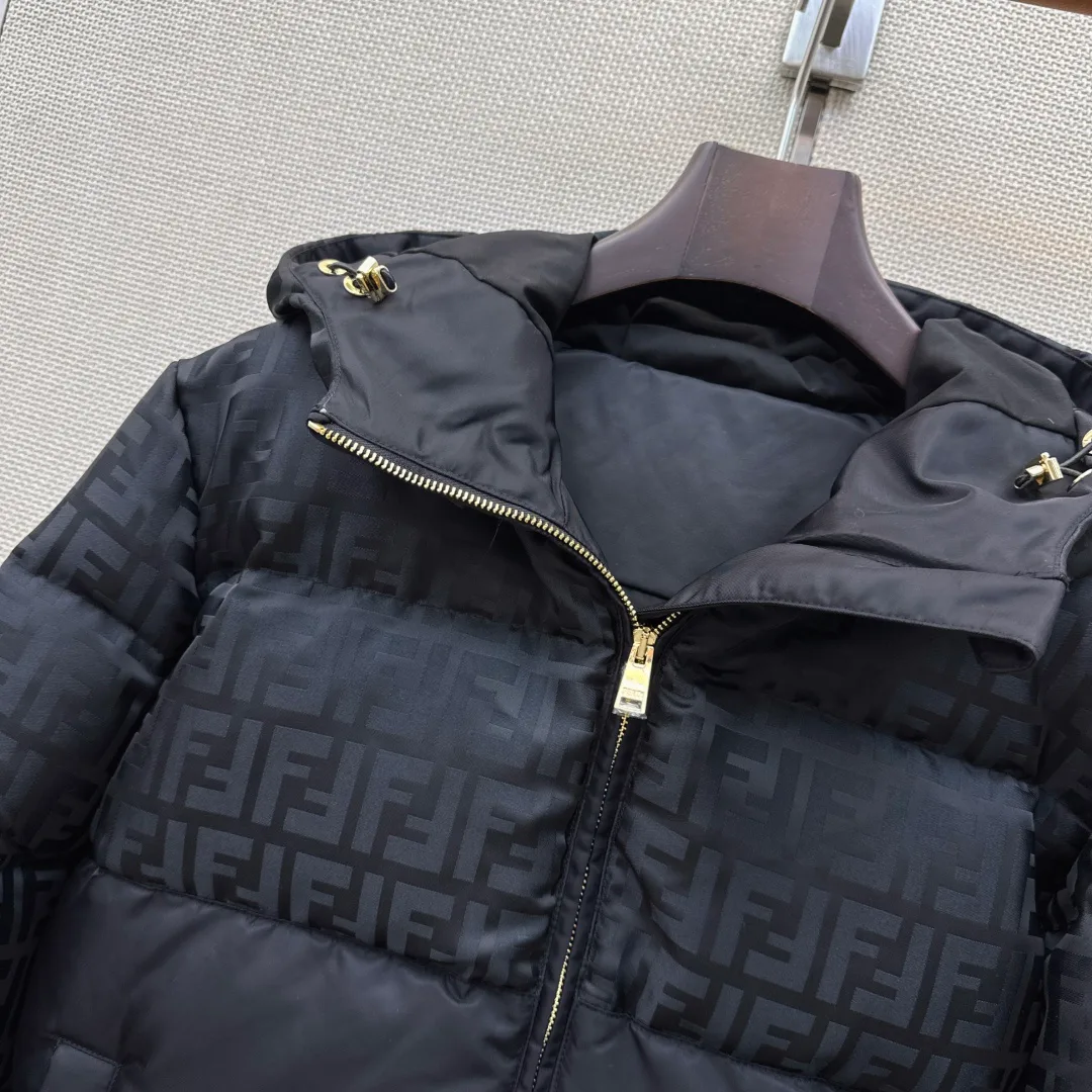 Куртки И Пуховики Женские Fendi 18279067