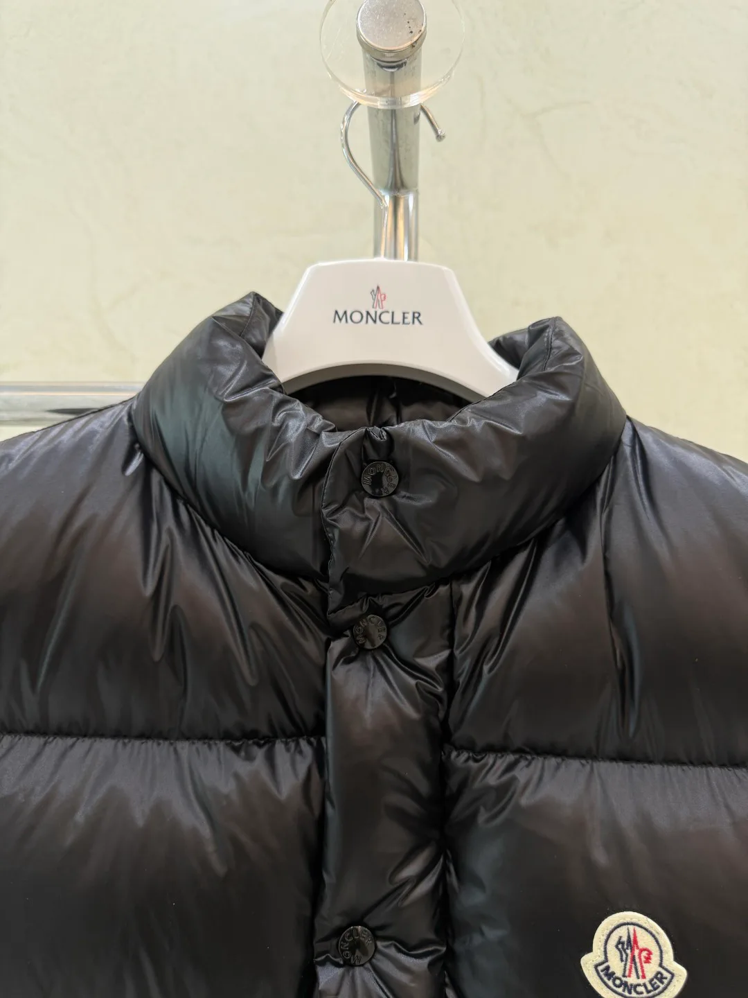 Жилеты Женские Moncler 18052717