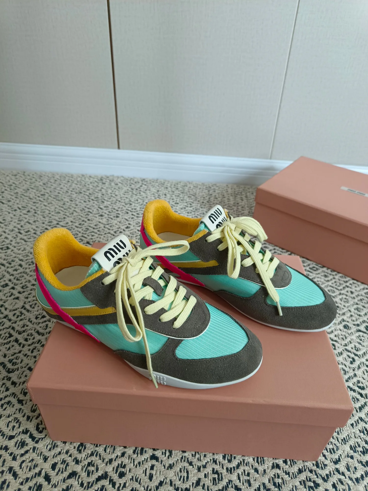 Кроссовки Женские Miu Miu 18273942