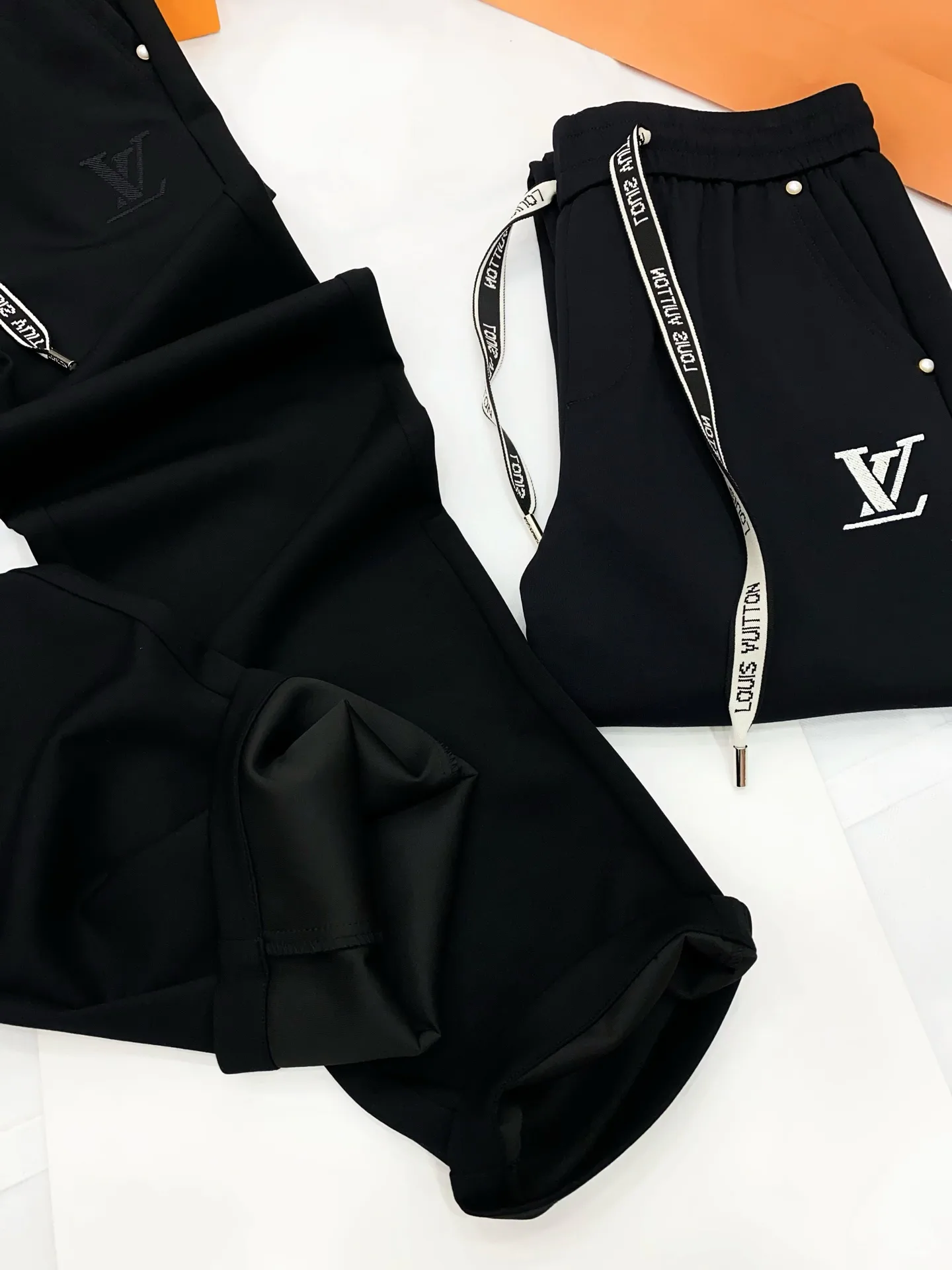 Брюки Мужские Louis Vuitton 9861763