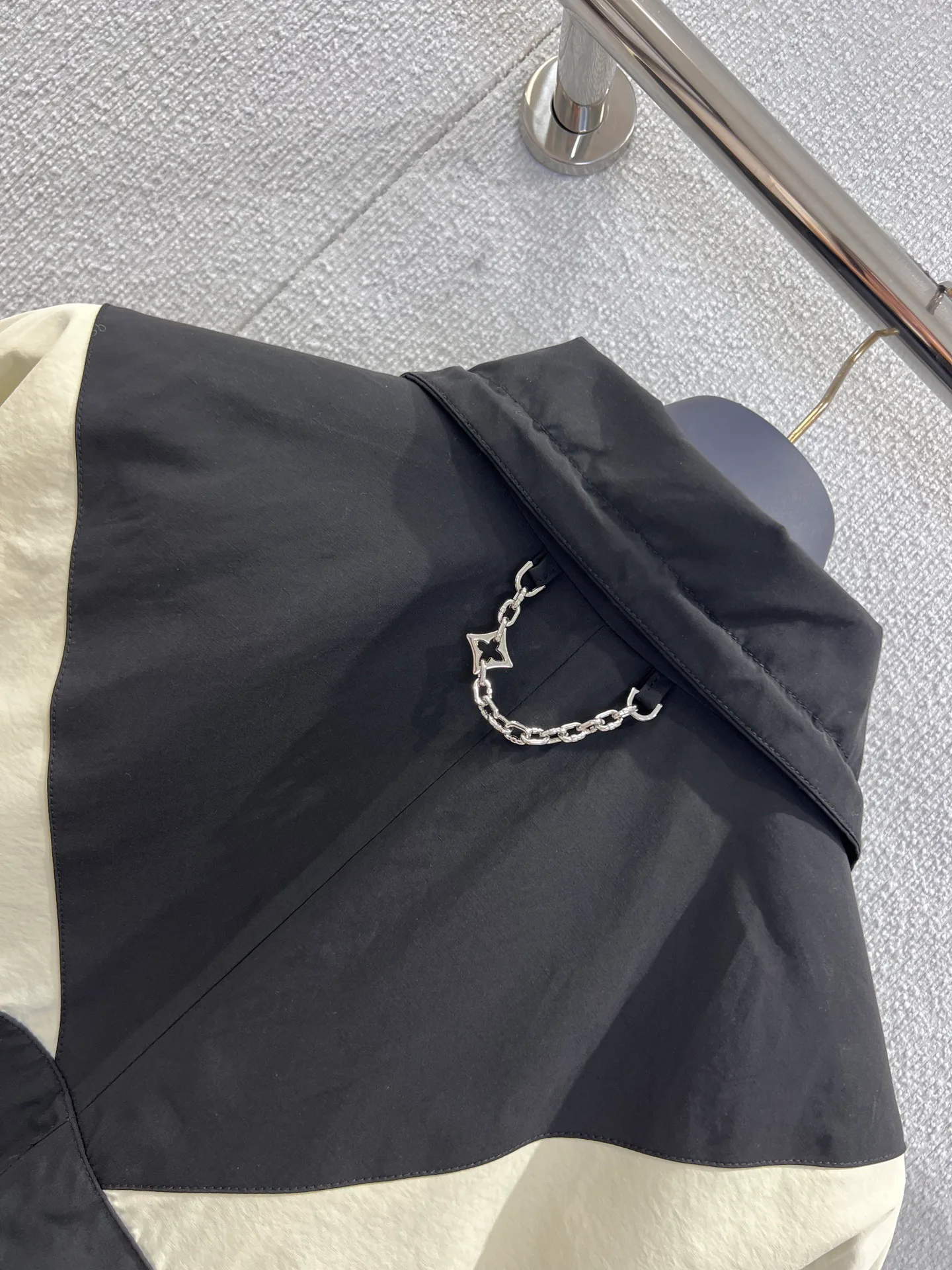 Куртки И Пуховики Женские Louis Vuitton 1212544