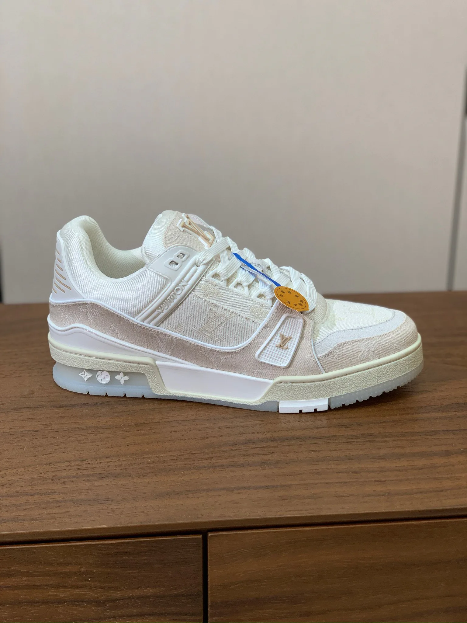 Кроссовки Женские Louis Vuitton 10236194