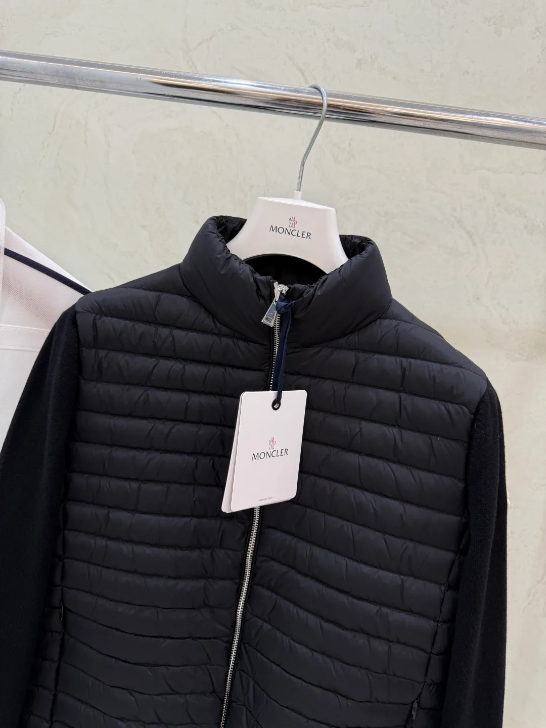 Куртки И Пуховики Женские Moncler 17918888